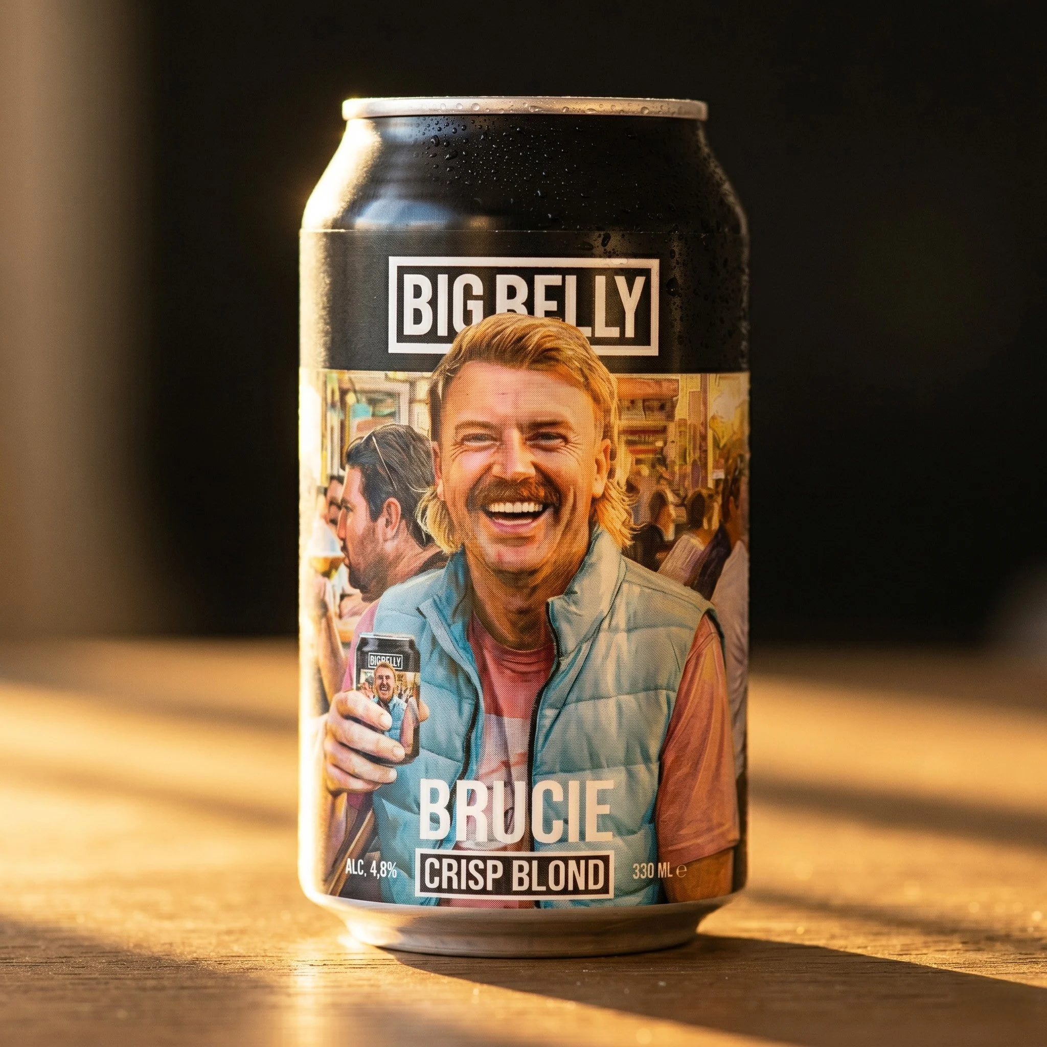 🍻 NIEUW CORE BEER - BRUCIE BOY - CRISP BLOND - 4.8% 🇦🇺
Toen Tom door Australi&euml; reisde, werd hij verliefd op 'XPA', d&eacute; bierstijl van het land. Twee jaar later staat-ie er: onze eigen versie.

Wat maakt 'm bijzonder?
&rarr; Lekker droog 