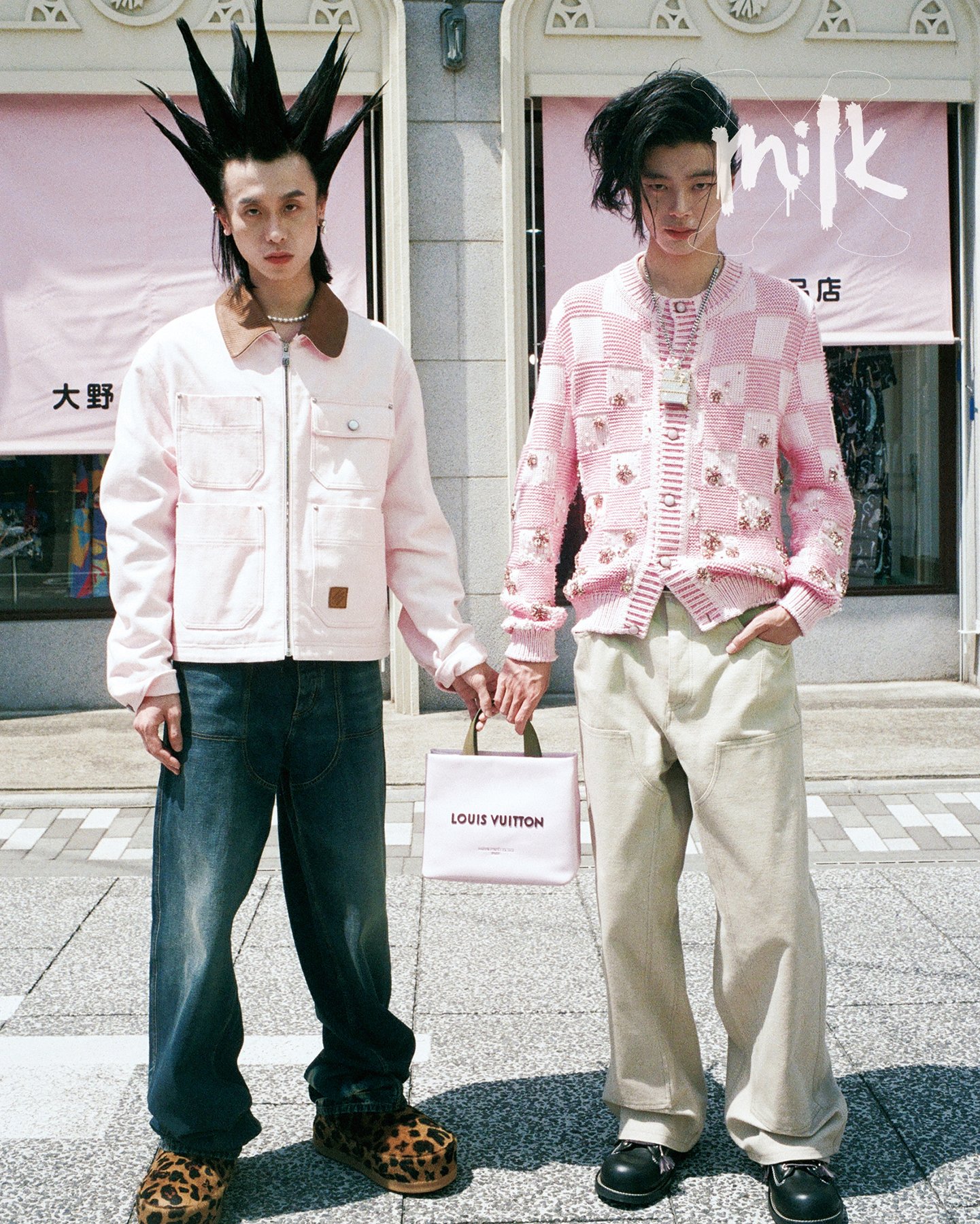 x227_LV_IG POST_LOGO PHOTO_28.jpg