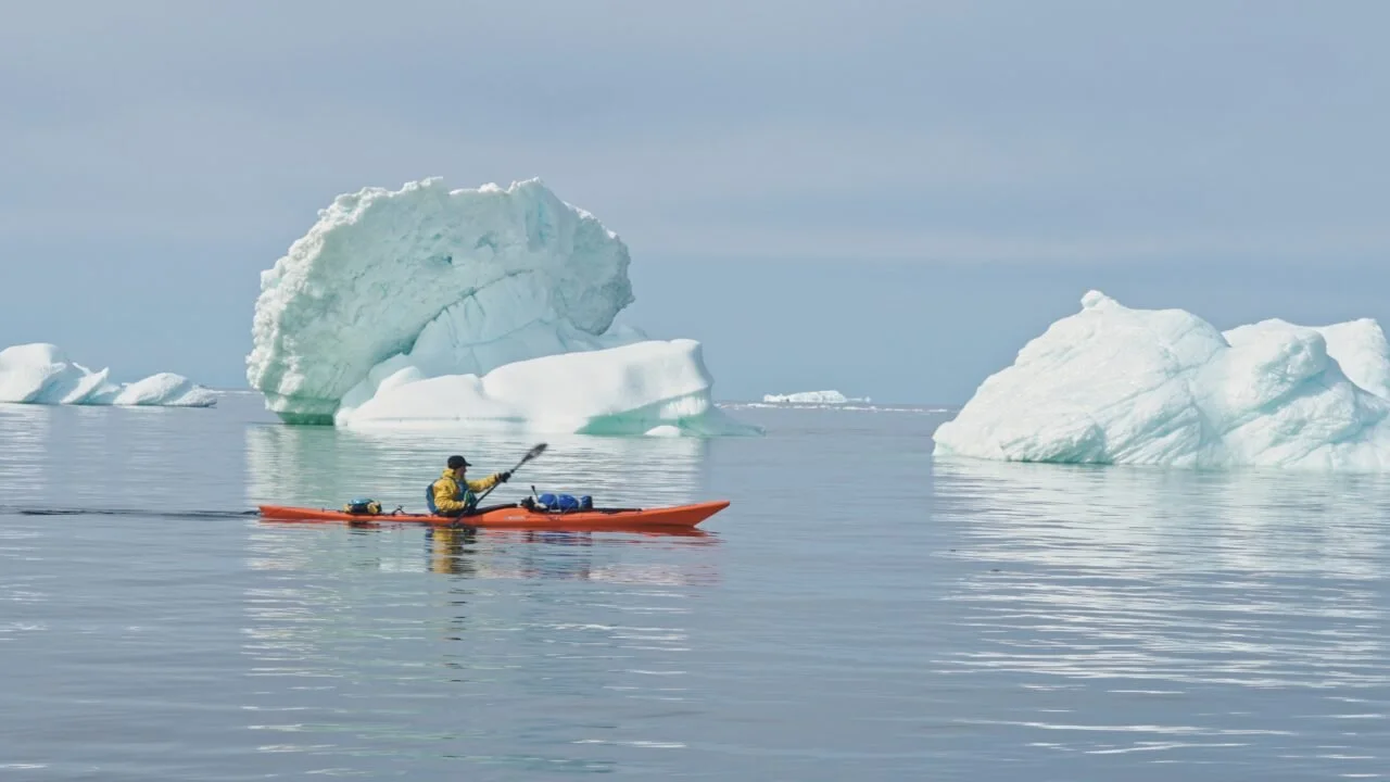 QAJAQ MAN  
Regi: Joe Derrick