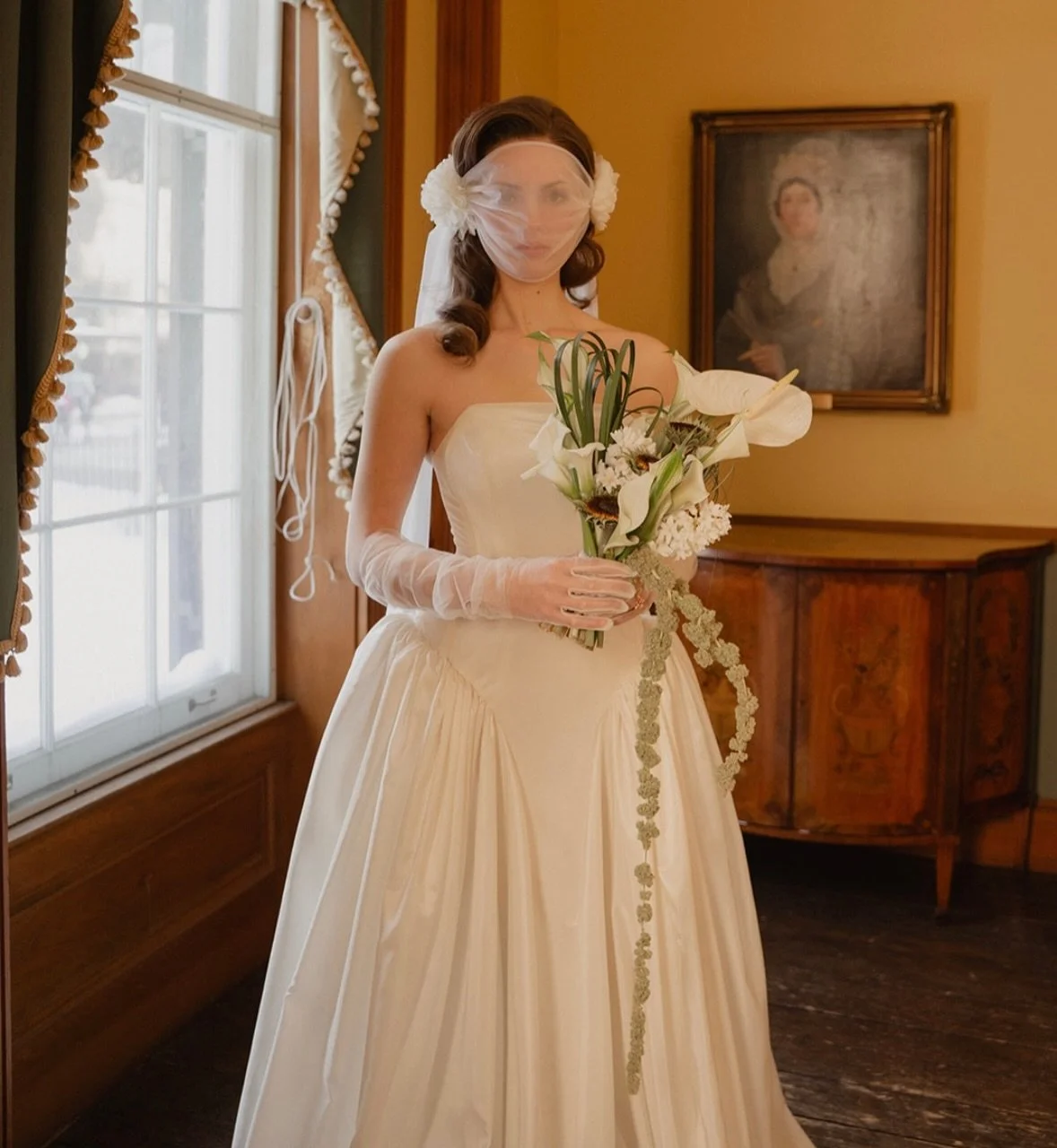 Modern heirloom
nothing chosen by chance, everything chosen for her

Makeup: @mayahashmimakeup
Hair: @alexisibero 
Rentals: @hereventrentals 
Venue: @campbellhouseto 
Florals: @wildhearts.inbloom 
Photographer: @the.greygallery 
Videography: @ext.lin