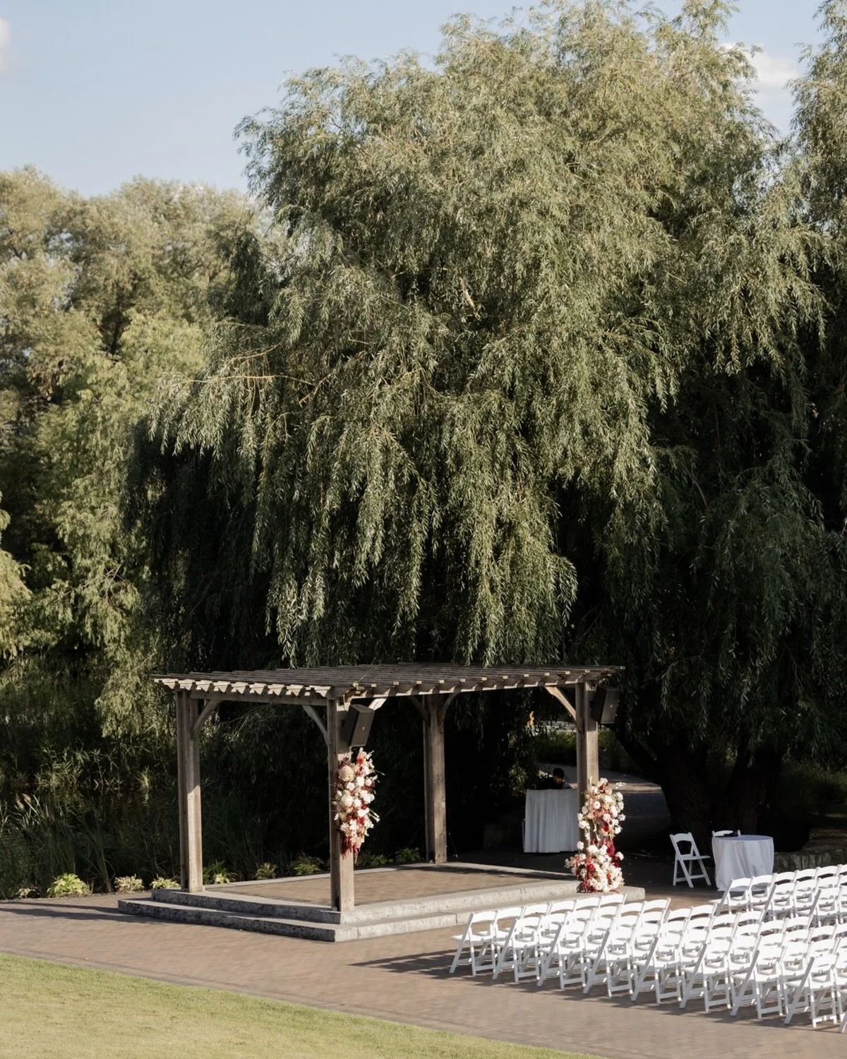 A September ceremony, drenched in late-summer heat, blush, burgundy + the soft whites

K &amp; T at @thearlingtonestate 
Planner: @kalyandcoevents 
Rentals: @hereventrentals 
Photographer: @everlastingmoments 
Florals: @wildhearts.inbloom