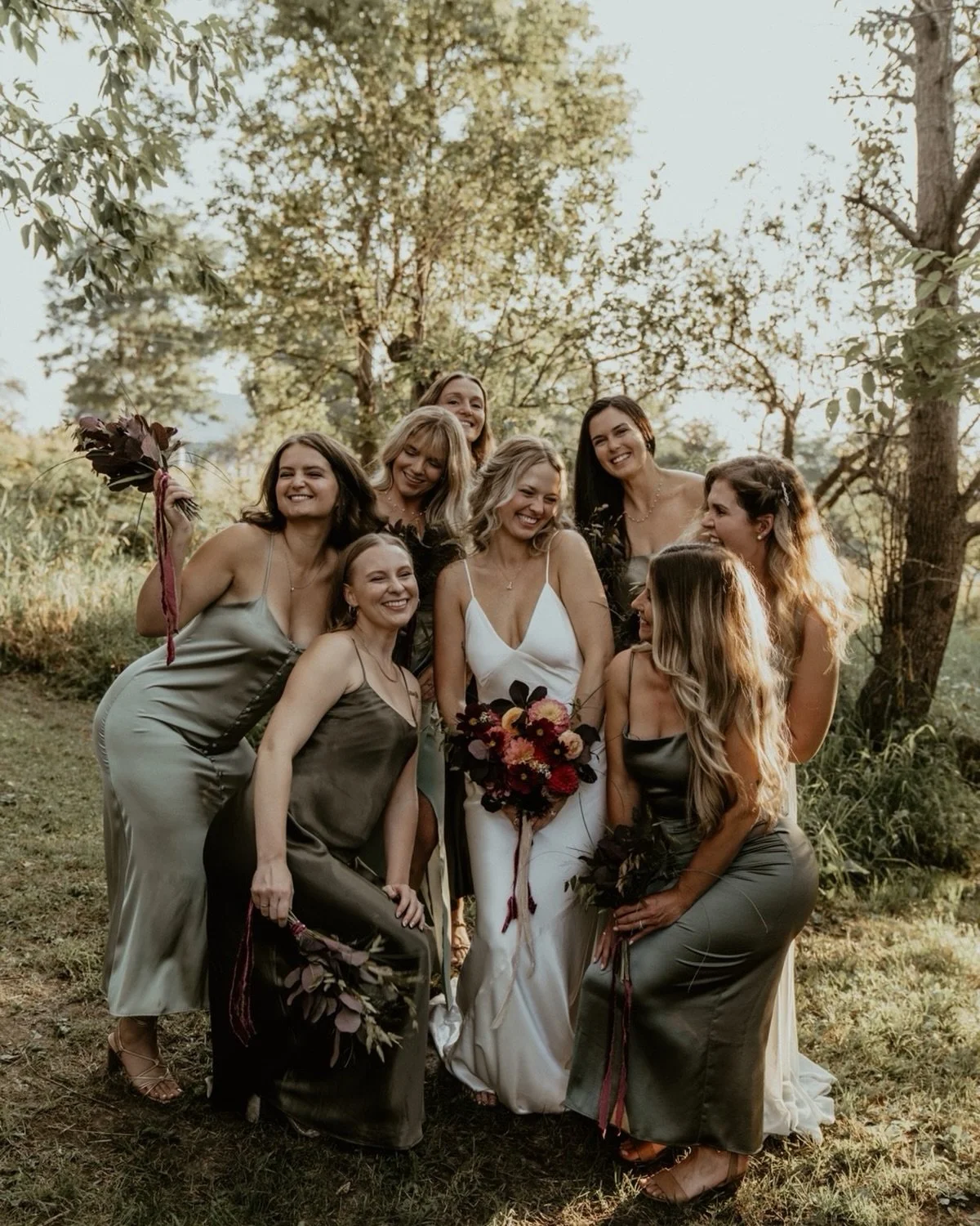 September 1st 🍂

And suddenly the colour palettes start getting a little moodier.

Deep burgundies, dusty greens, warm blushes and all the little signs that summer is slowly giving way to fall.

A little shift in season, a little shift in colour and