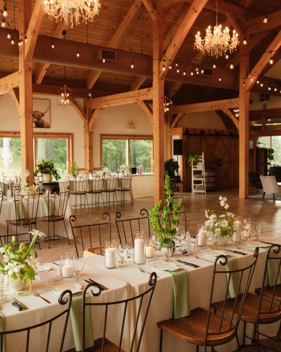 Who said white &amp; green had to be boring? 🤎

A little throwback to F &amp; A&rsquo;s day at Trail Hub. A perfect August day, tucked away at the top of the trail. Wood beams, candlelight, and a little romance in the wild.

Classic palette, untamed