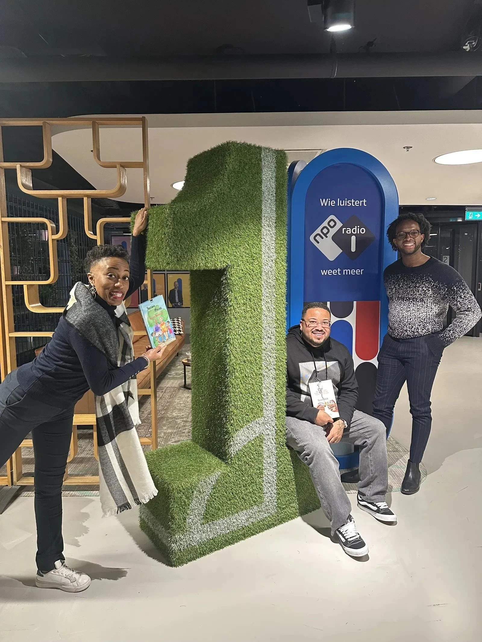 Schrijvers uit Curaçao; Wees niet bang om voor jezelf te kiezen