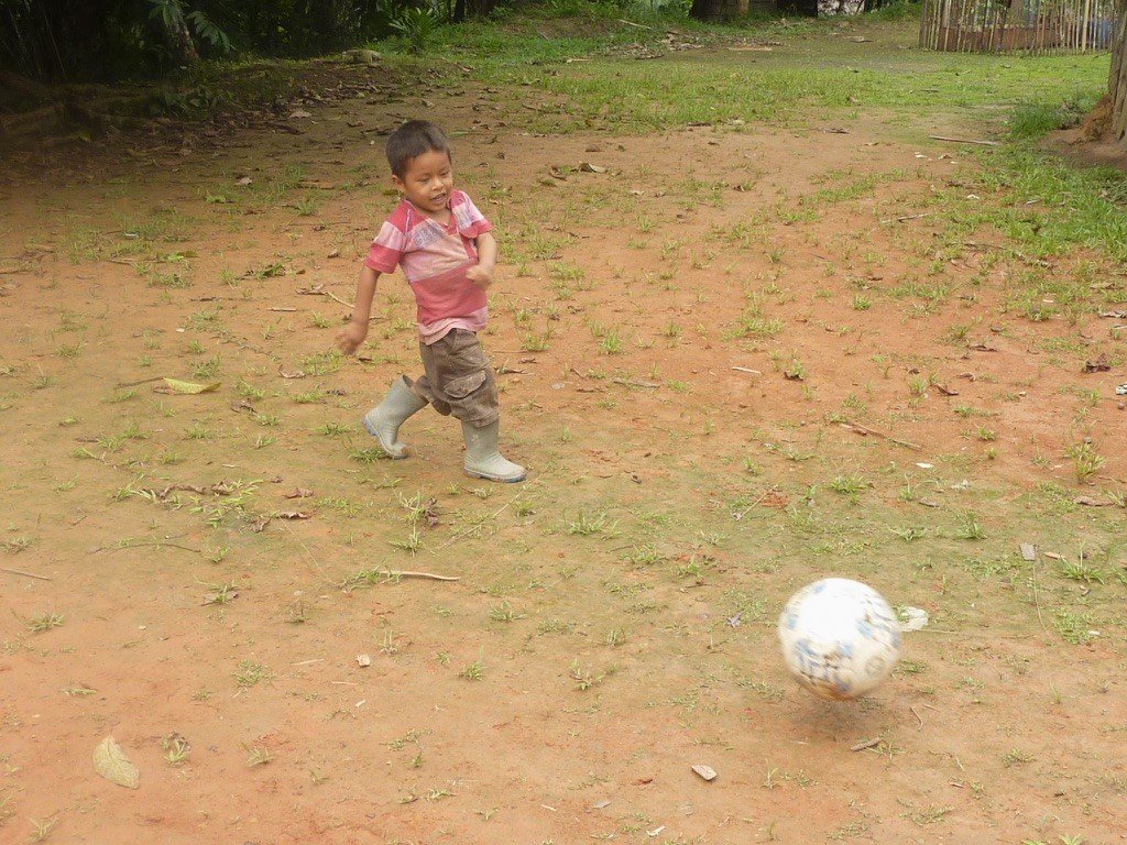kid_playing_2.jpeg
