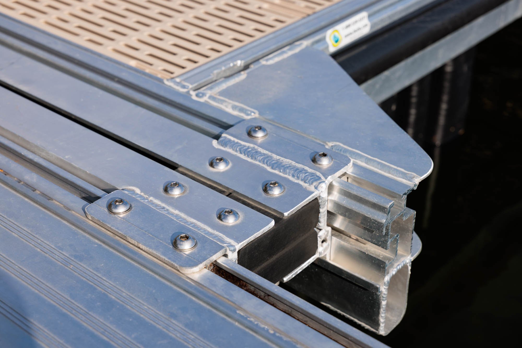 Rubber-Hinge-HD-2.jpg