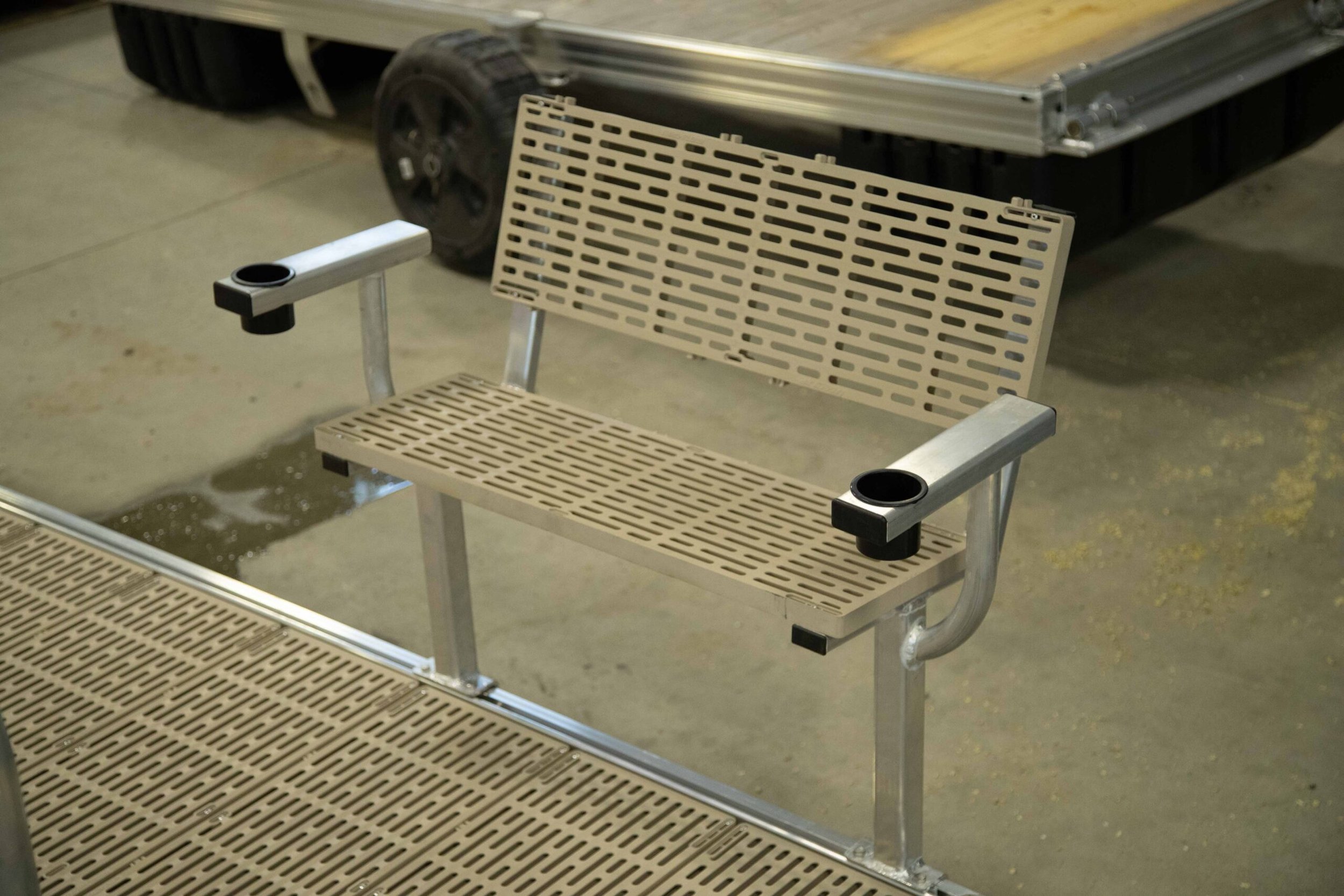Thruflow Bench