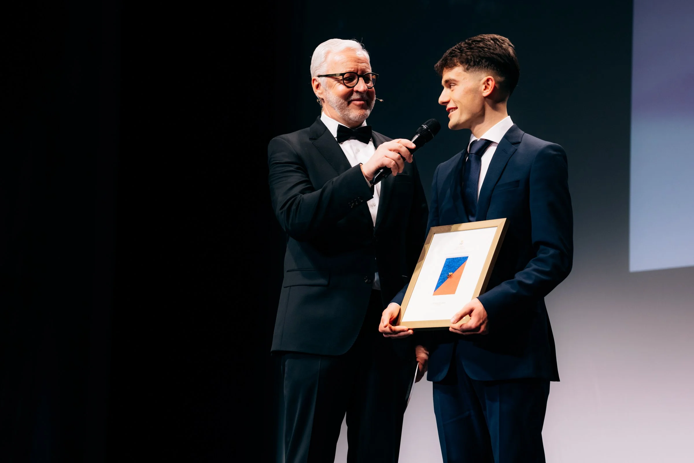 251214-214425- unnormalstudio.com.jpg