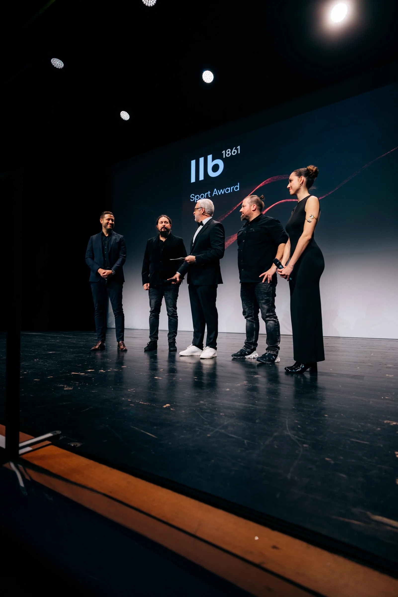 251214-210840- unnormalstudio.com.jpg