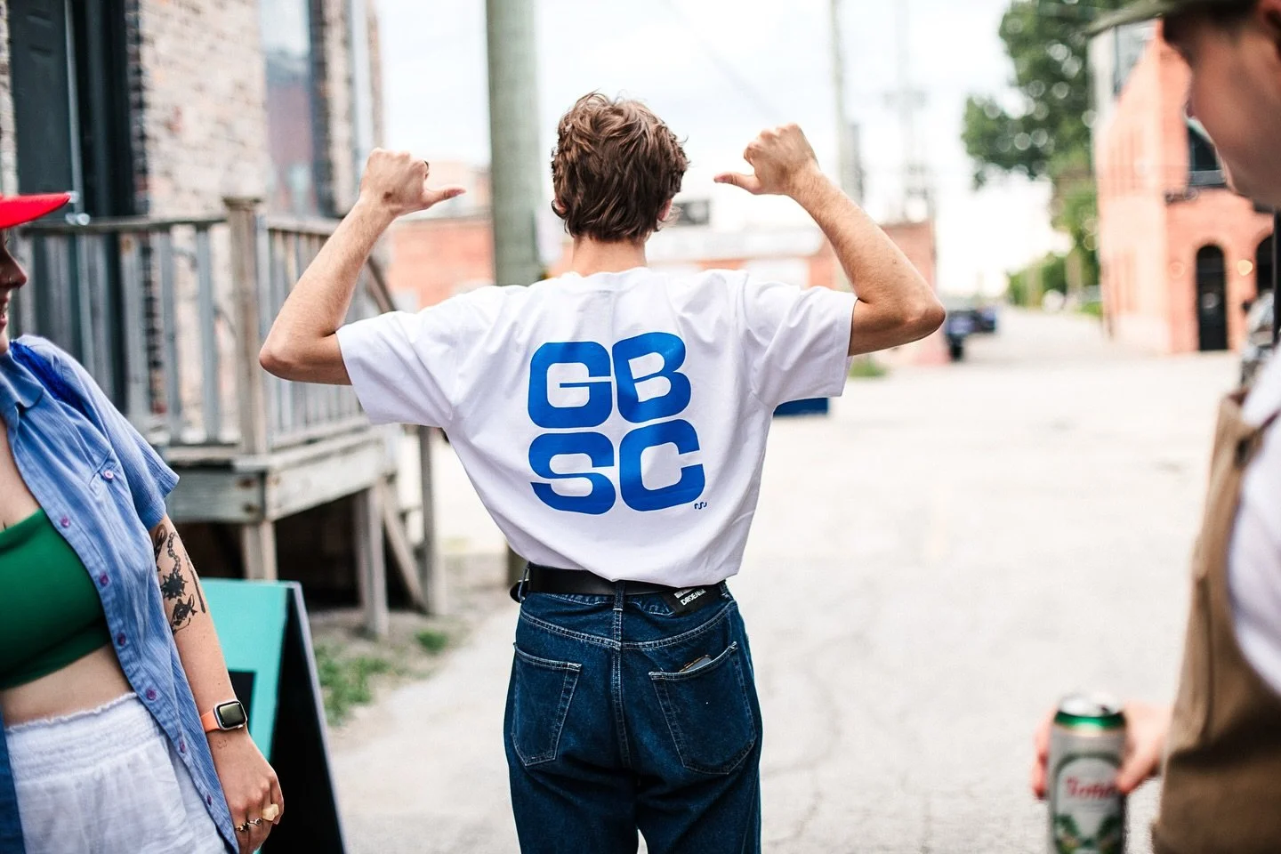 See ya’ll tonight; we’re mixing up cocktails till 10 pm 🌊
📷: @lightandshadowphoto