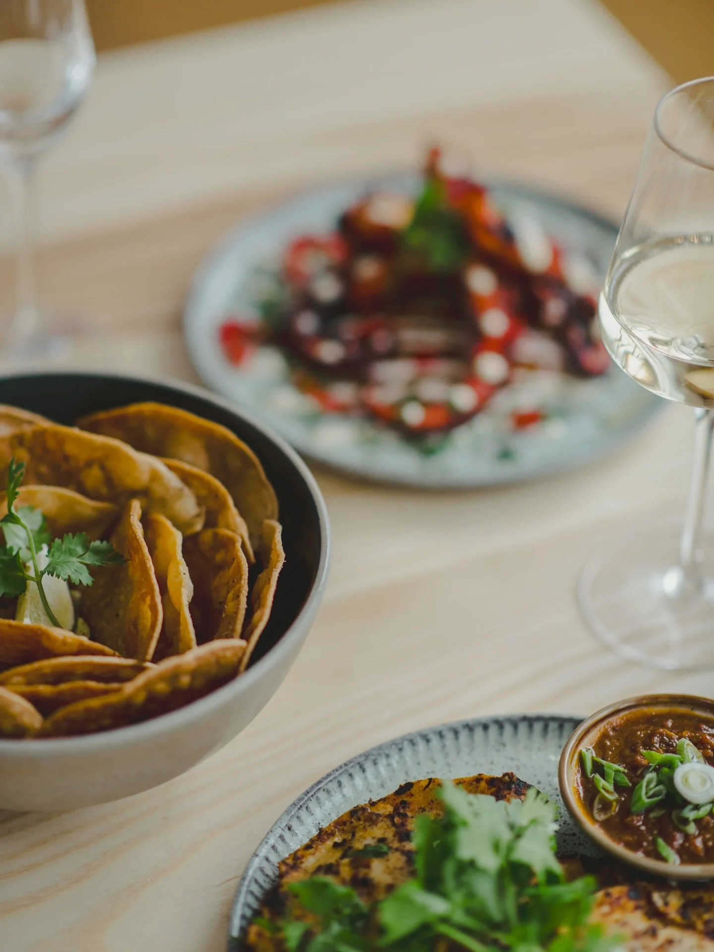 Let&rsquo;s do lunch -> Birria Tacos / Braised Octopus / Chips &amp; Salsa🍴

Doors open at noon and no reservations required 🌊

📷: @lightandshadowphoto
