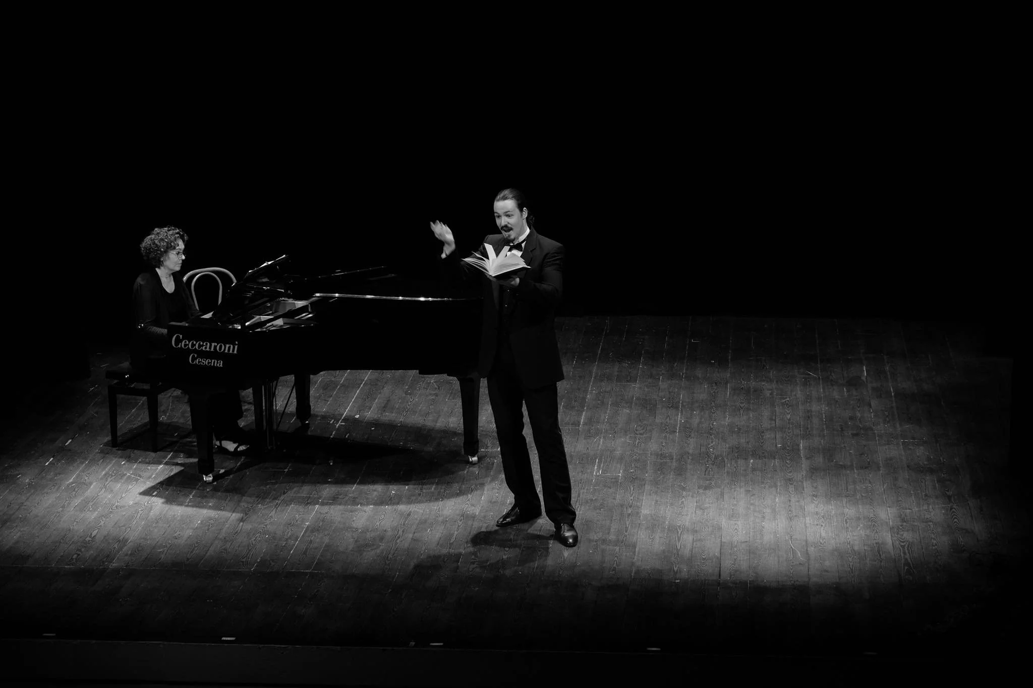 __Concert Photo 2.jpg