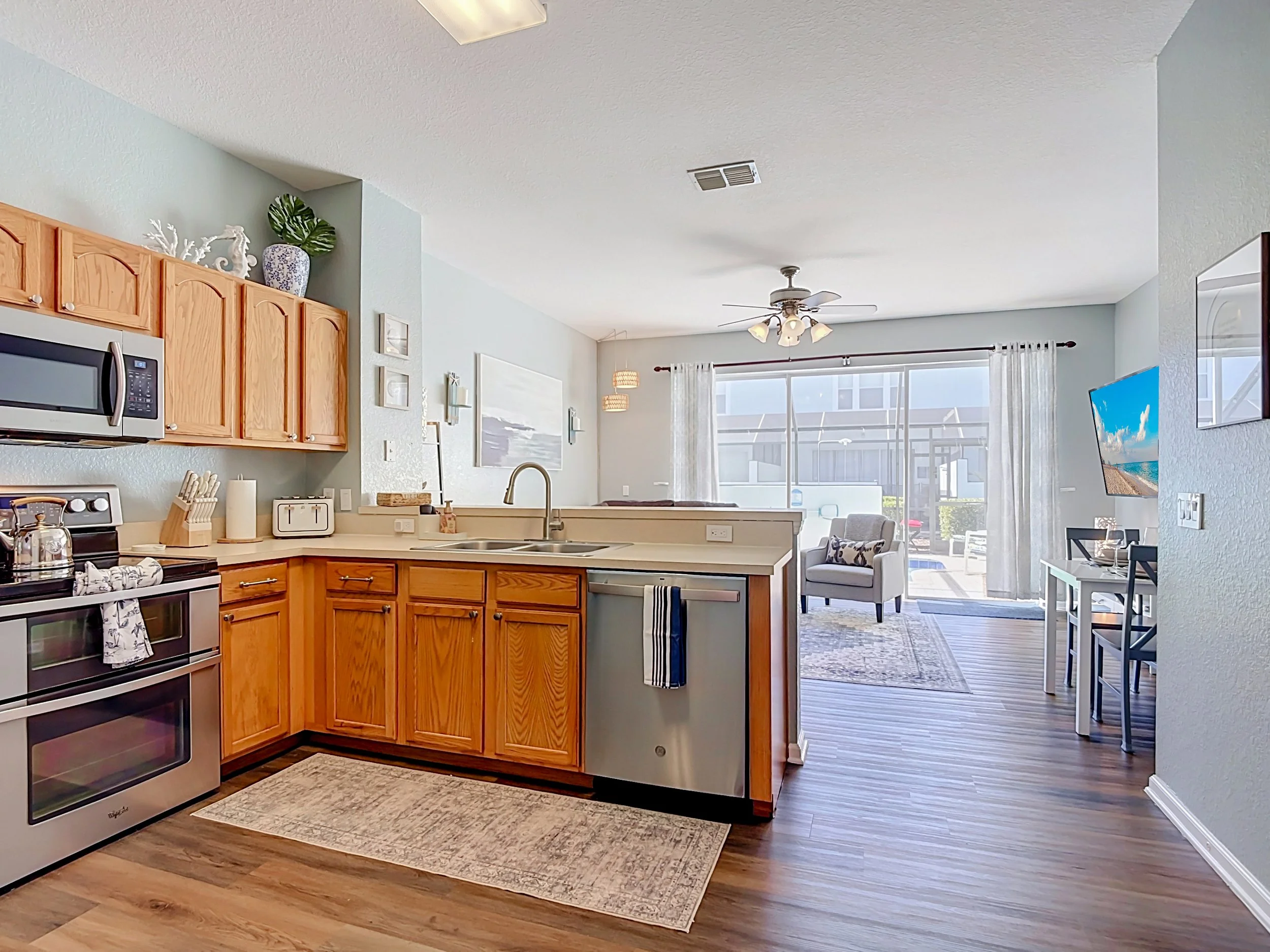 7658 Otterspool Street-17.jpg