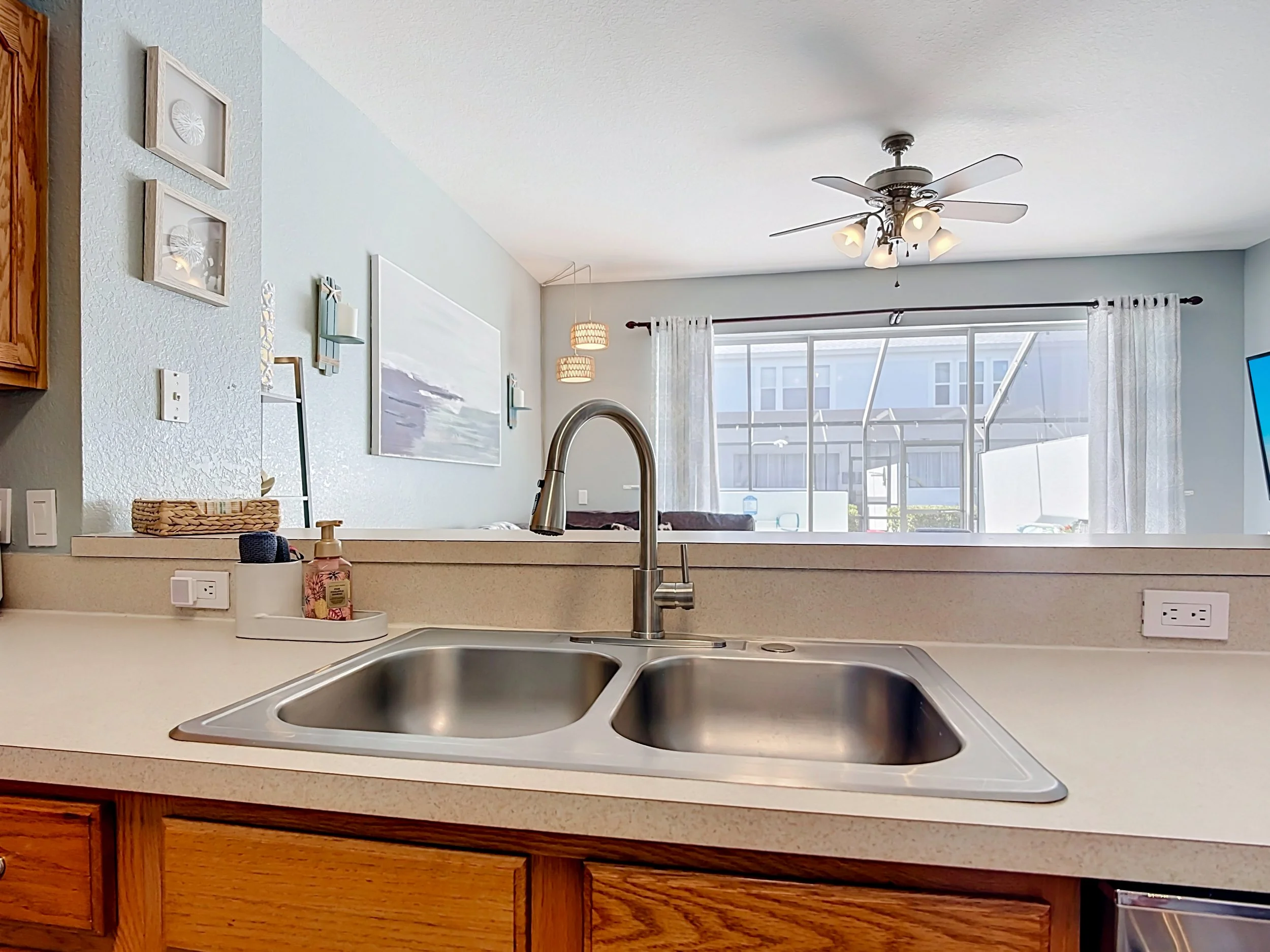 7658 Otterspool Street-21.jpg