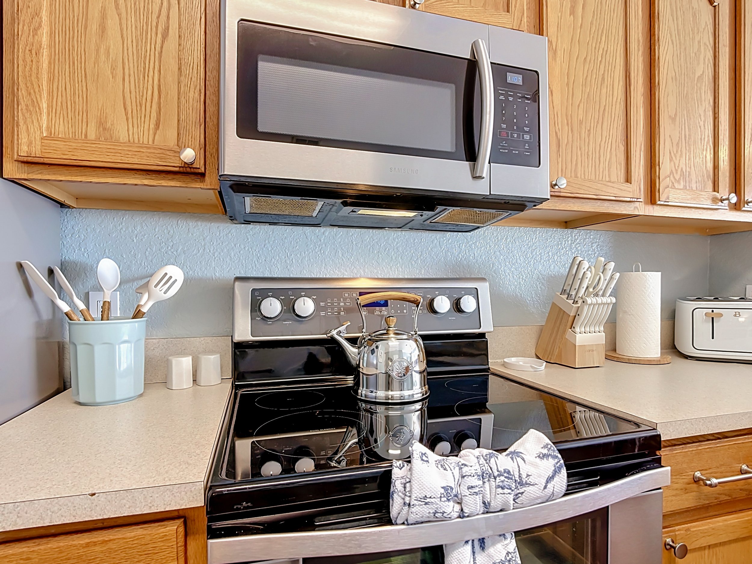 7658 Otterspool Street-19.jpg