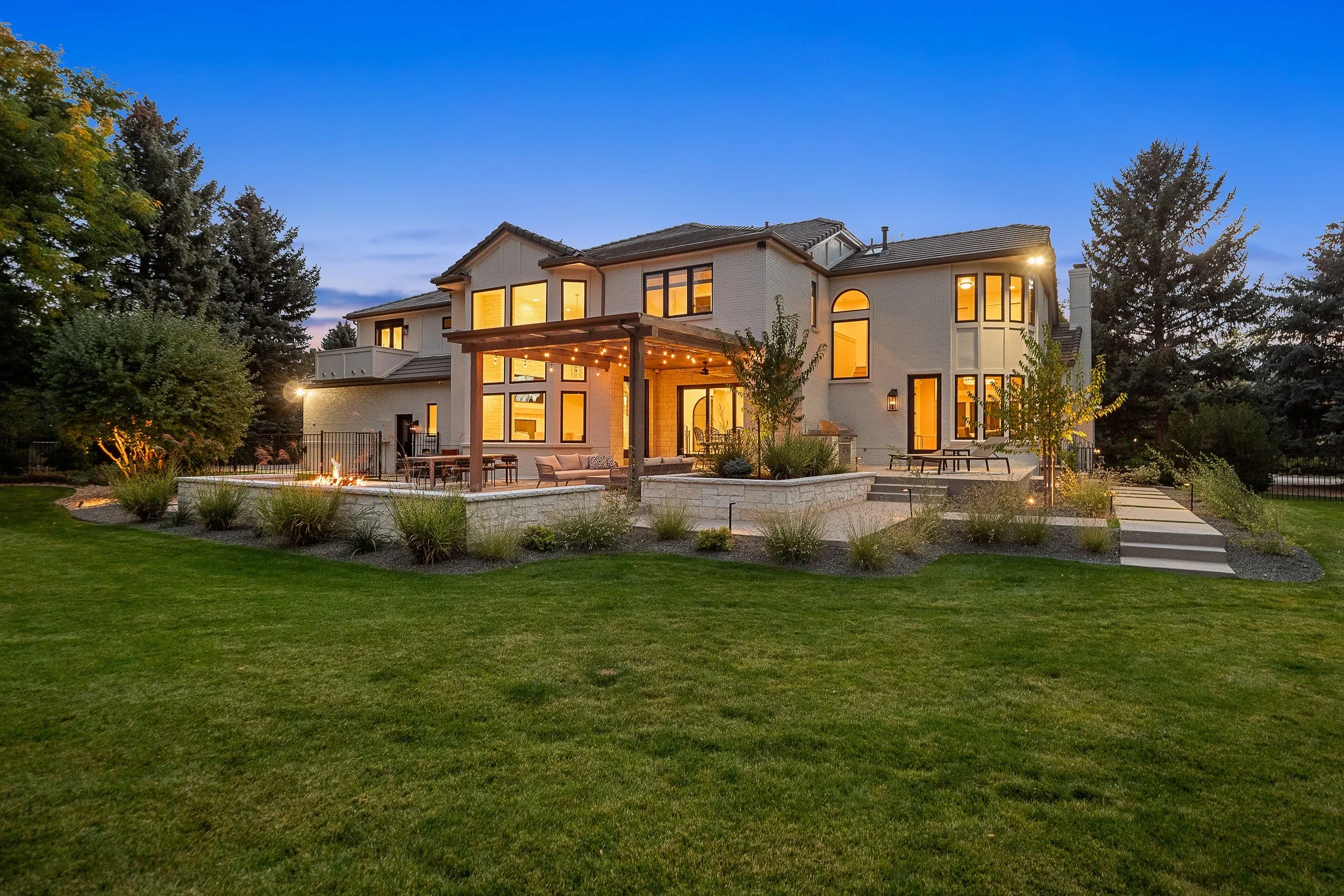 Outdoor Lighting for Backyard Retreats: How to Create a Softer Evening Experience