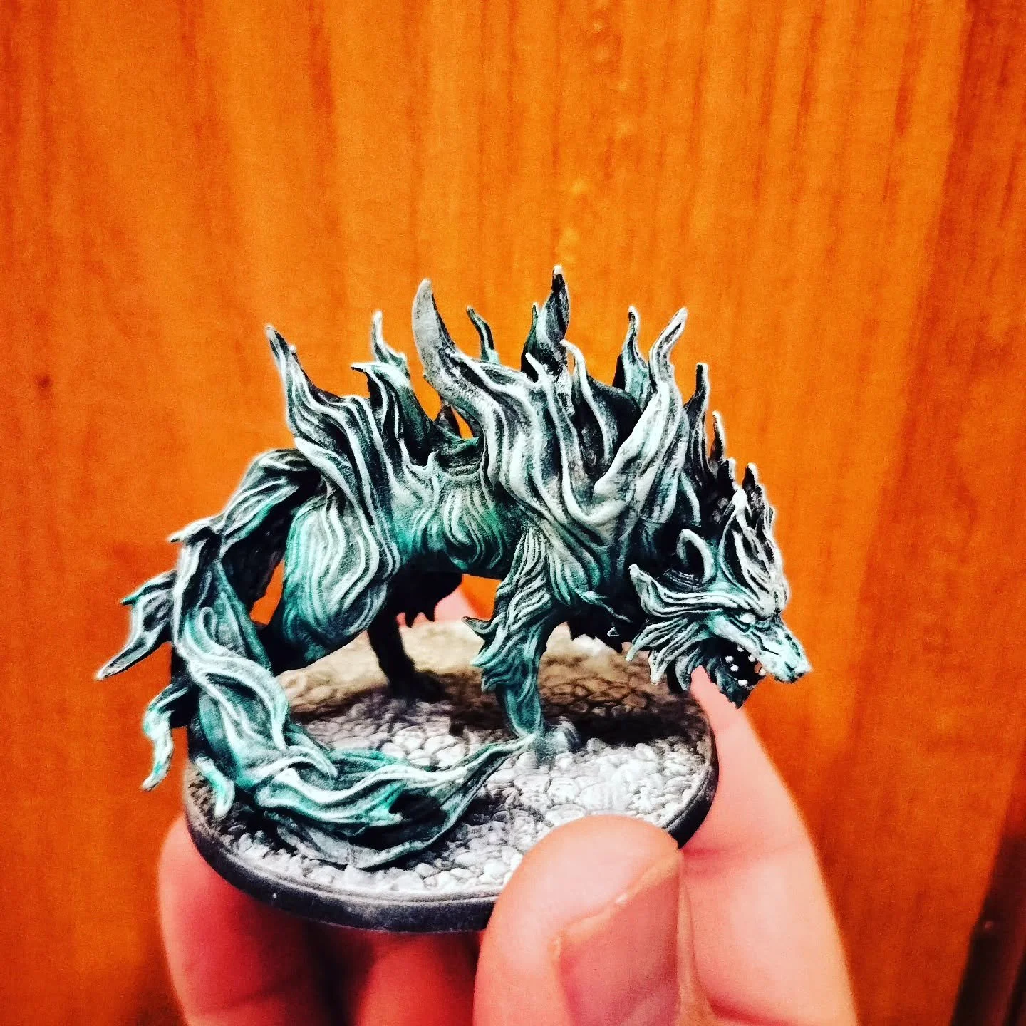 Model from Dungeon in a Box, wanted to test an icy look or a pure blue flame. I used @thearmypainter matte black and matte white to slap-chop prime then did thin glazes of prismatic bolt.
#bardngeek #dnd5e #dnd #thearmypainter #wargamesdelivered