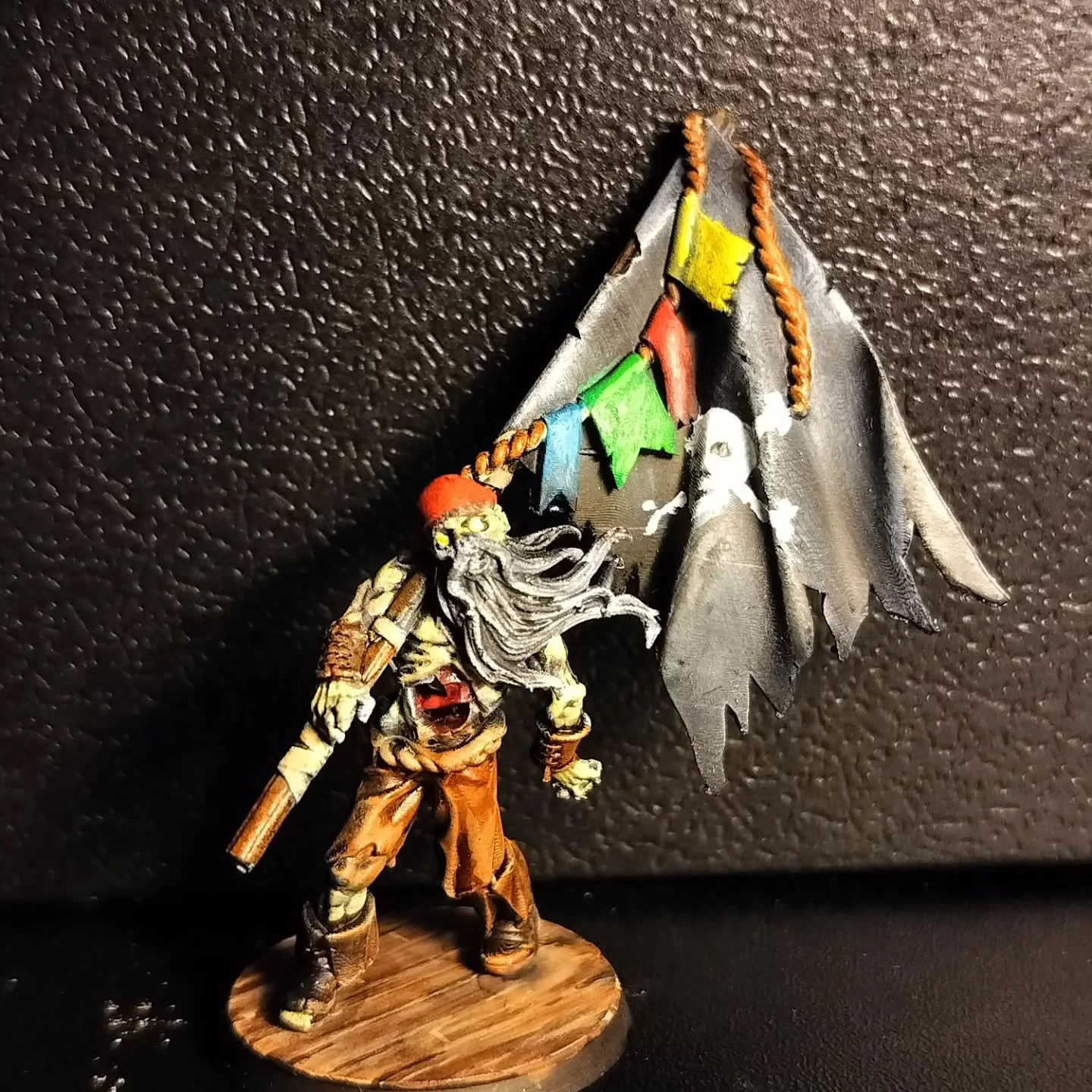 We are loving these zombie pirates from @titanforgeminiatures it was just what I needed to get into the upcoming spooky season. The completed, painted, set will be donated to the United Way of Leavenworth charity auction and included 5 additional pir