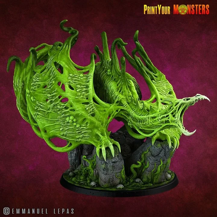 Ooze Dragon Huge Miniature w/ Deluxe Base