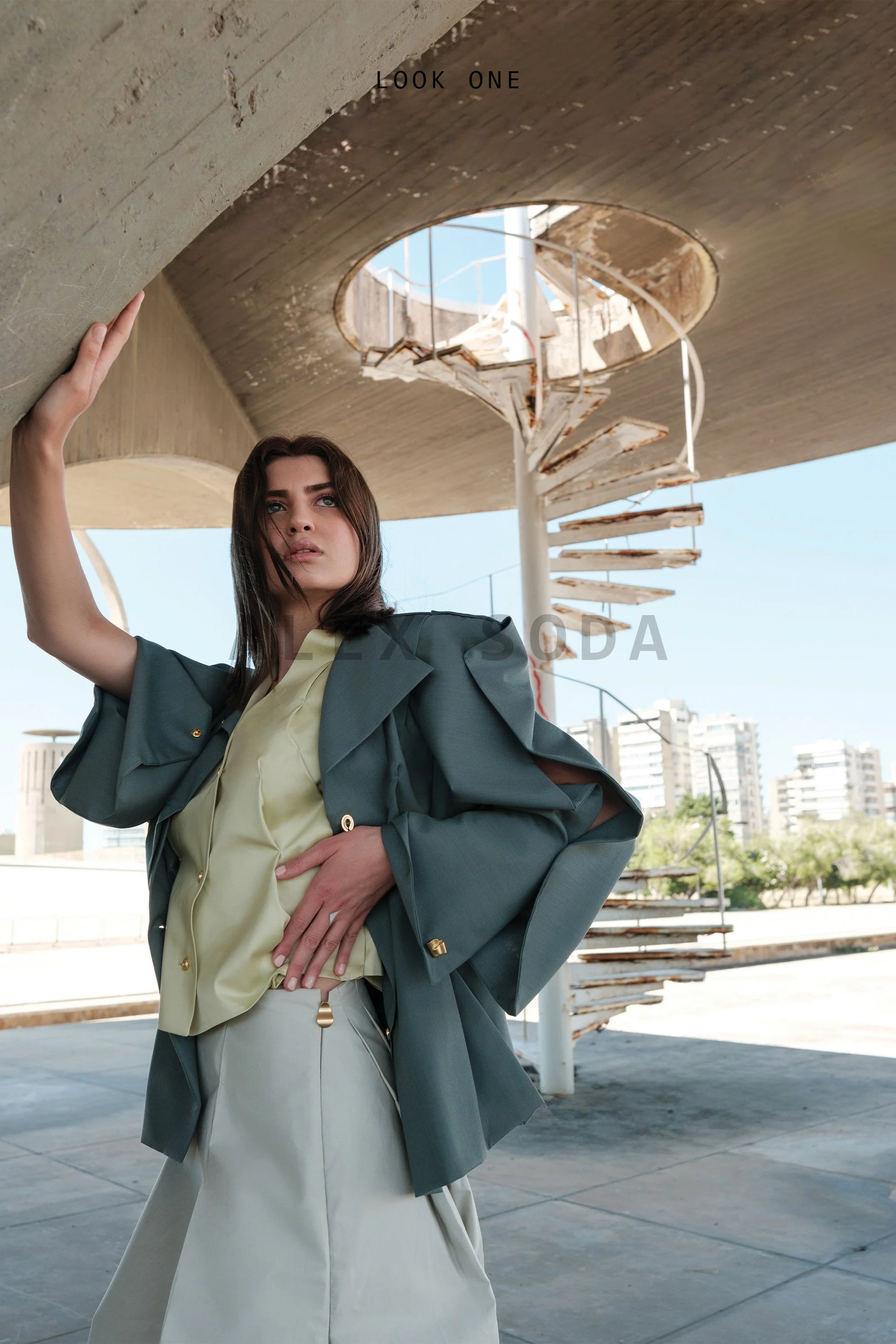 ALEX SODA - LOOK 1C2 - WEB.jpg