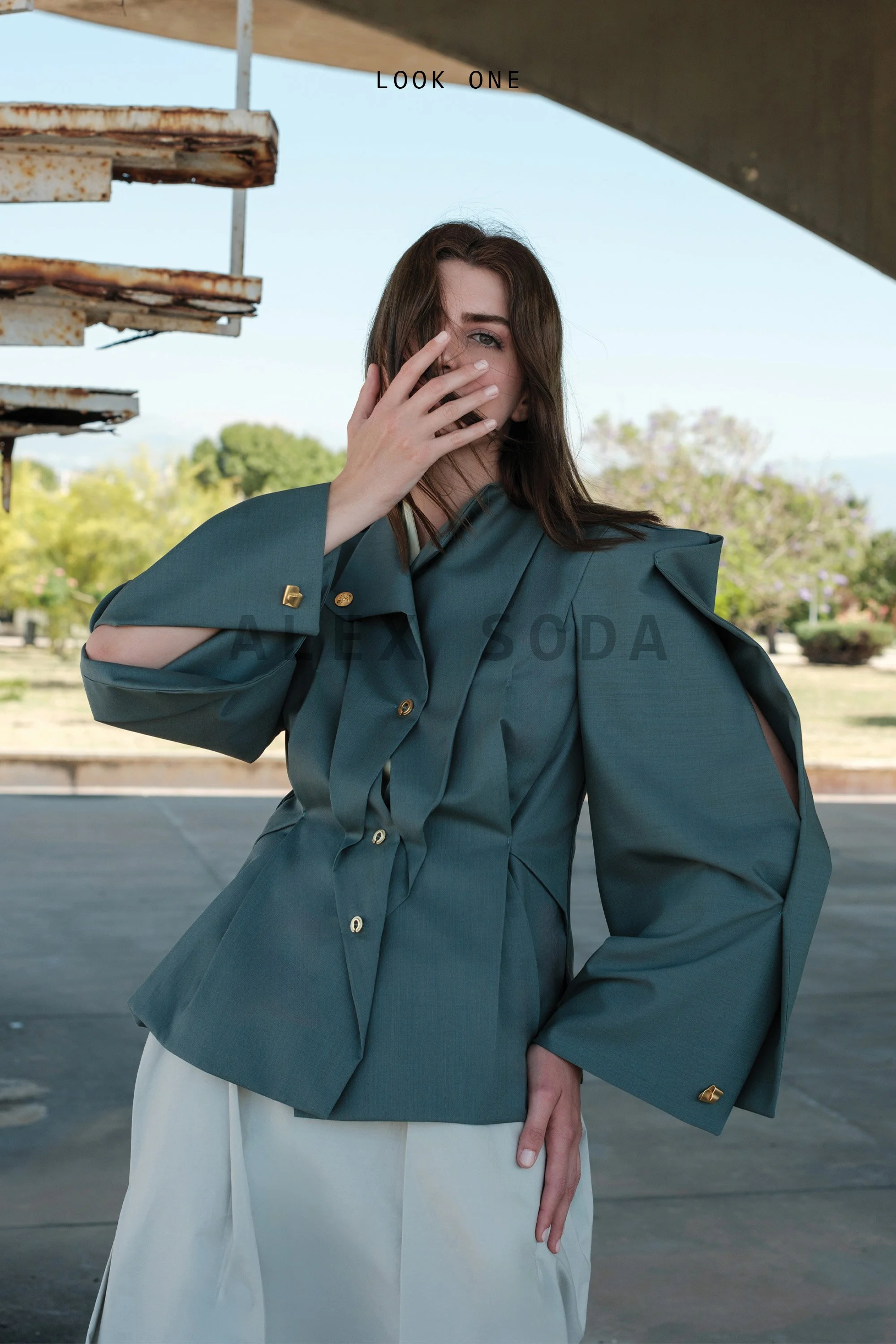 ALEX SODA - LOOK 1C - WEB.jpg