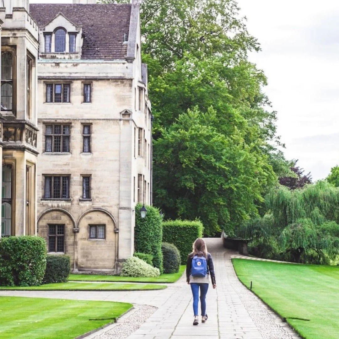 At @food-consulting-services, we have a huge amount of University event catering experience. We offer 5-star food and concierge service for University clients throughout the Midwest and the United States. Let us help make your next University event a