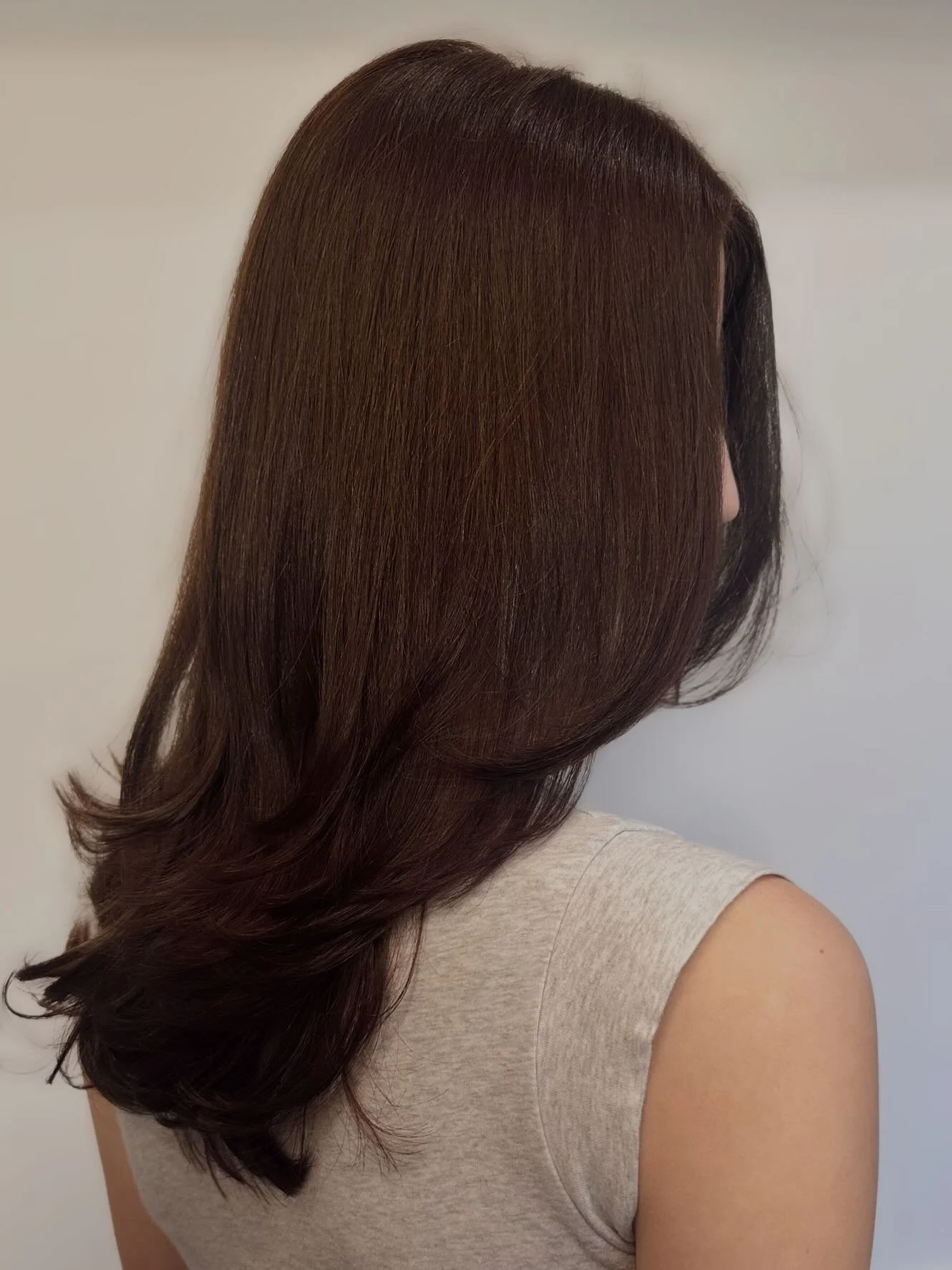 Clean layers with a smooth finish 🤍
Haircut + blow dry by Maddy! @maddy_bodymindspirit 

#GrotonHair #LayeredHaircut #GrotonSalon