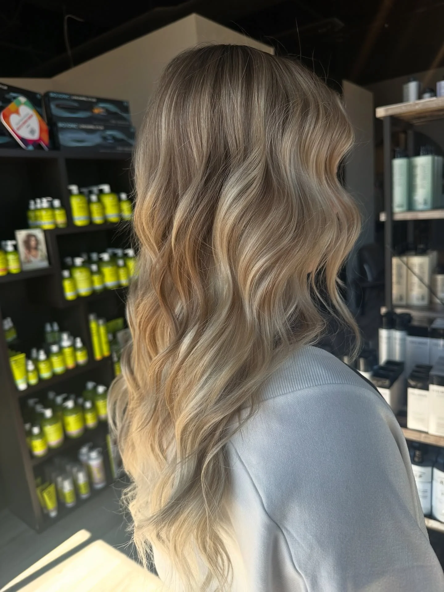 Making blonde dreams come true ✨🤩

#blonde #highlights #halo