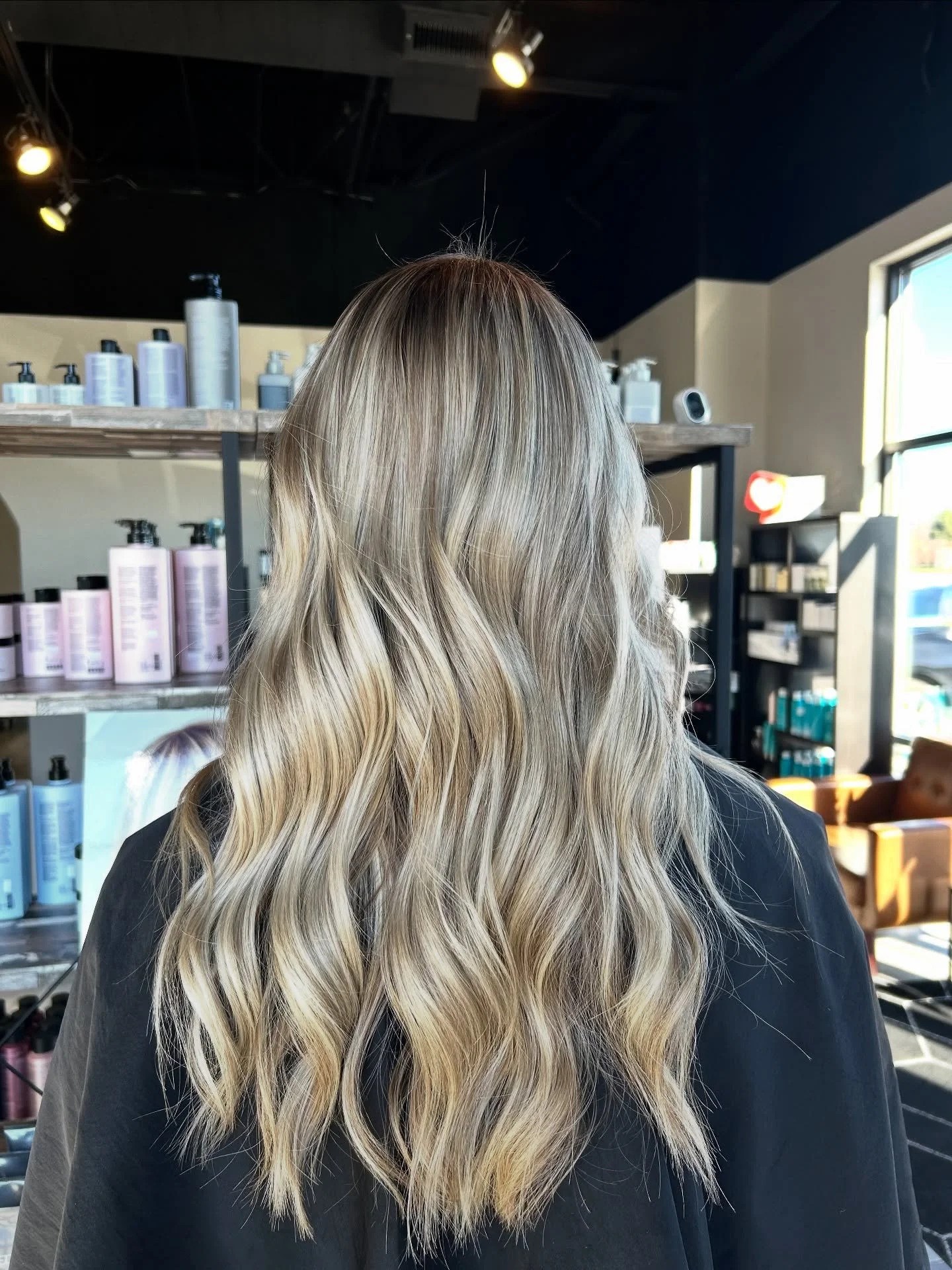 Of course we still love a good blonde in the fall 🤍

STYLIST : AVA

Book an appointment at cloud9salonanddayspa.com