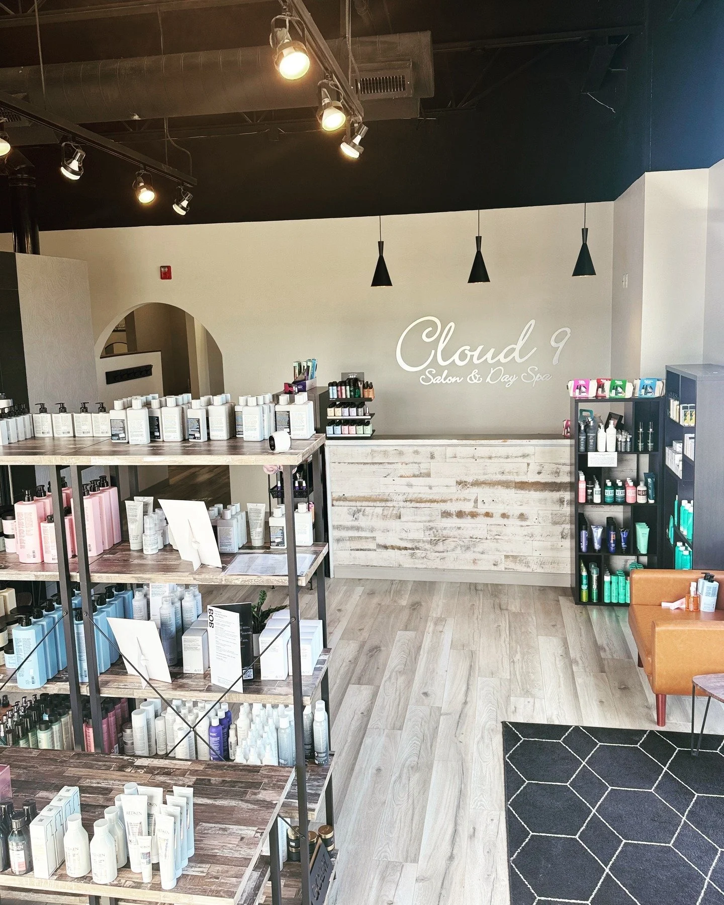 As we move into the holiday season, appointment availability is becoming limited.
If you're hoping for a fresh color or a styled look for upcoming events, be sure to book soon to ensure your ideal time.
Let&rsquo;s create a polished, effortless look 