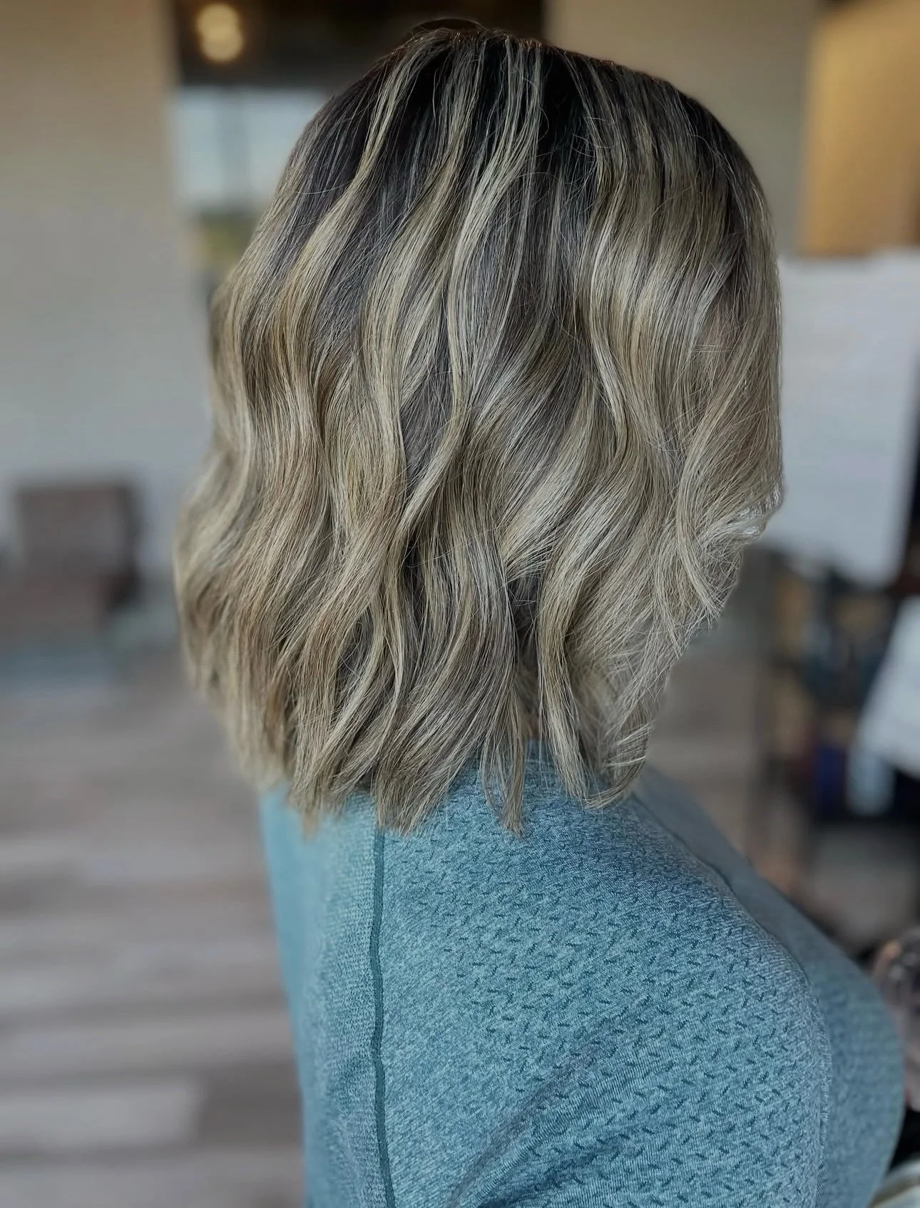 Whoa!😳 what a stunning change!

Stylist : Lauren

Book an appointment at cloud9salonanddayspa.com