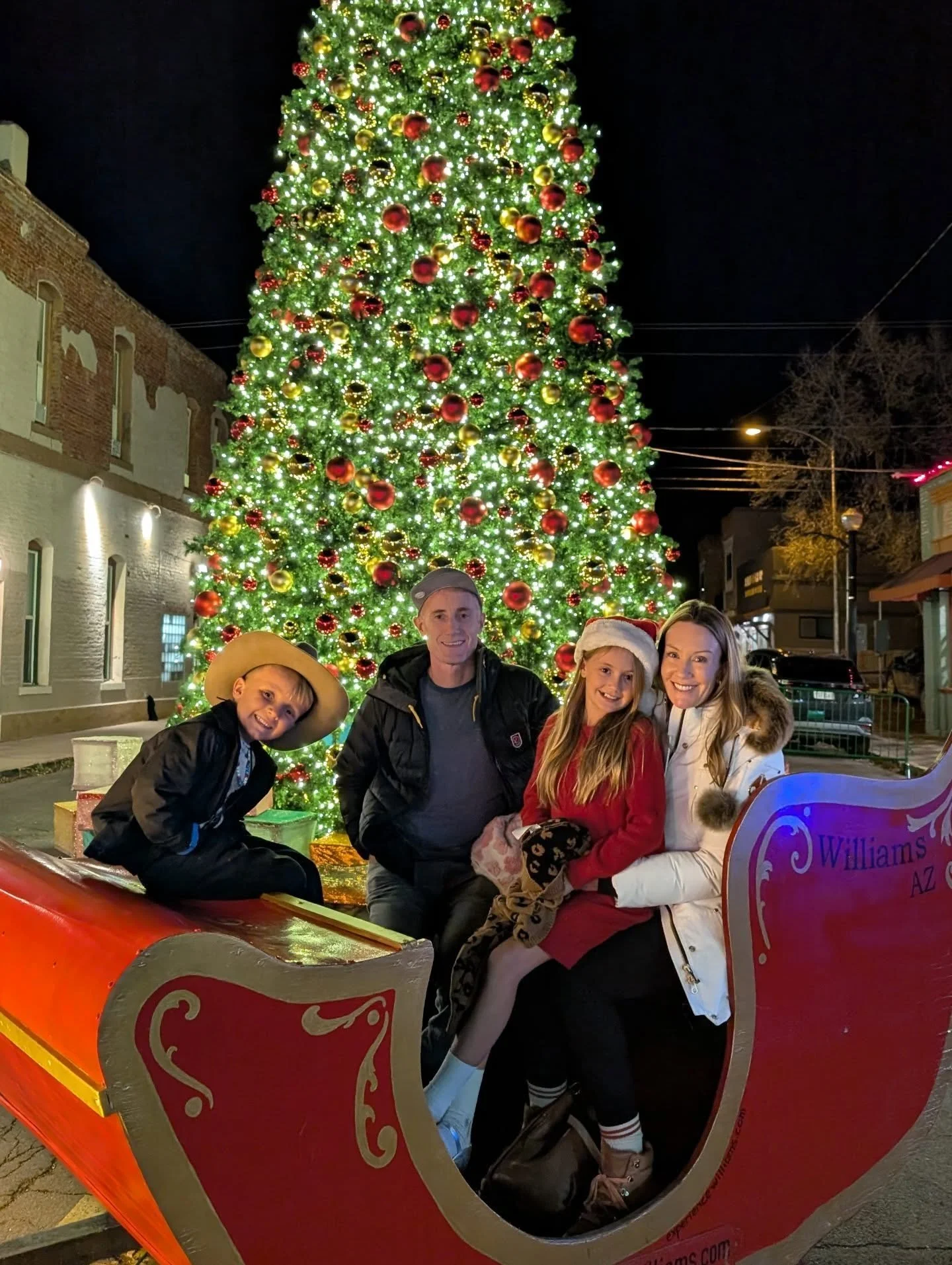 ❄️Happy Holidays, Beamers! PS the March schedule is bookable at the link in the bio❤️💚