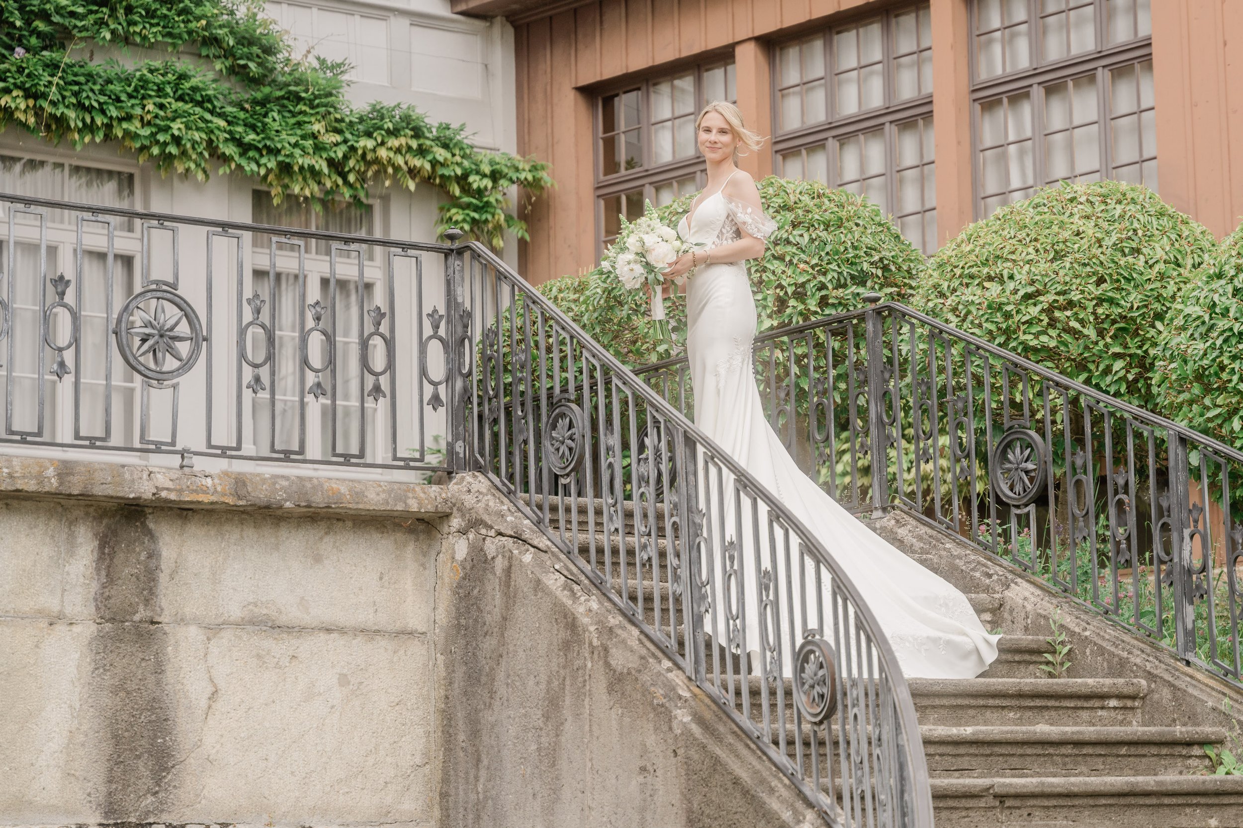 Was für ein wunderschönes Kleid - Treppenaufgang zur Burghalde in Lenzburg