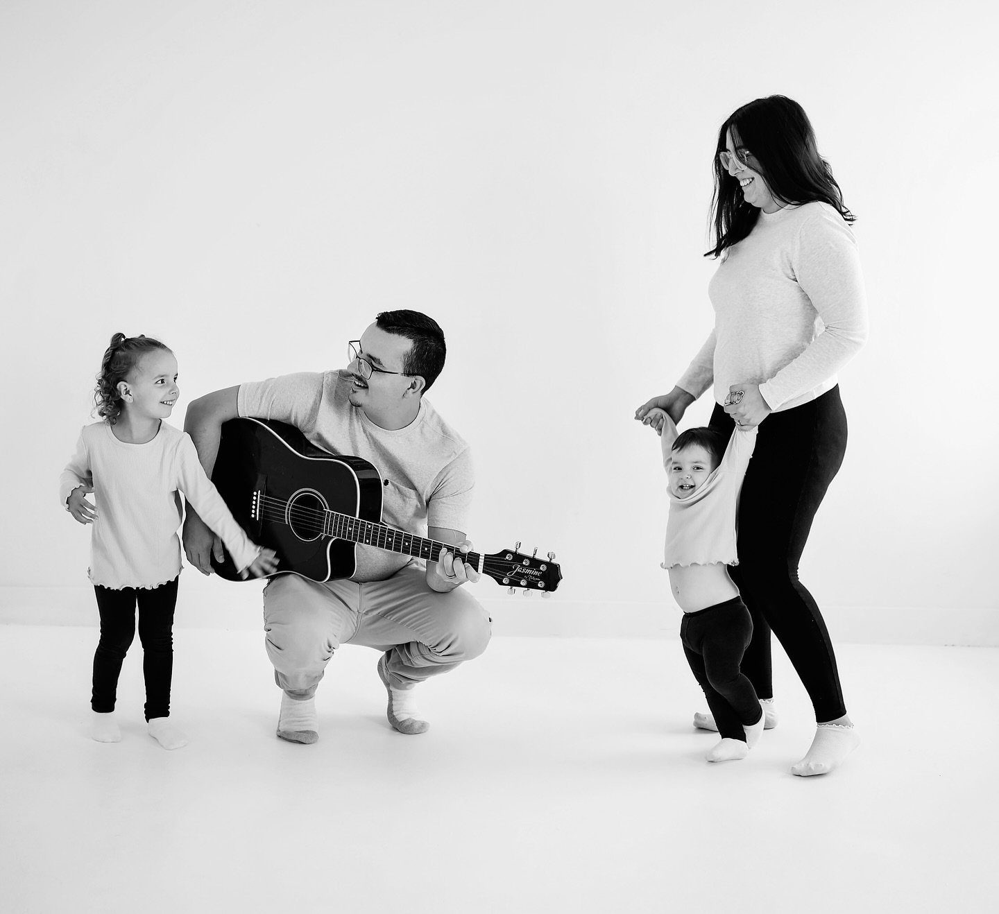 Hey, I&rsquo;m Jessy Bachelet &mdash; the mama behind Little Life After 🤍  Before I&rsquo;m a doula, I&rsquo;m a mom, and these little faces are my whole heart.

The late-night cuddles, sticky fingers, and belly laughs&hellip; they remind me daily w