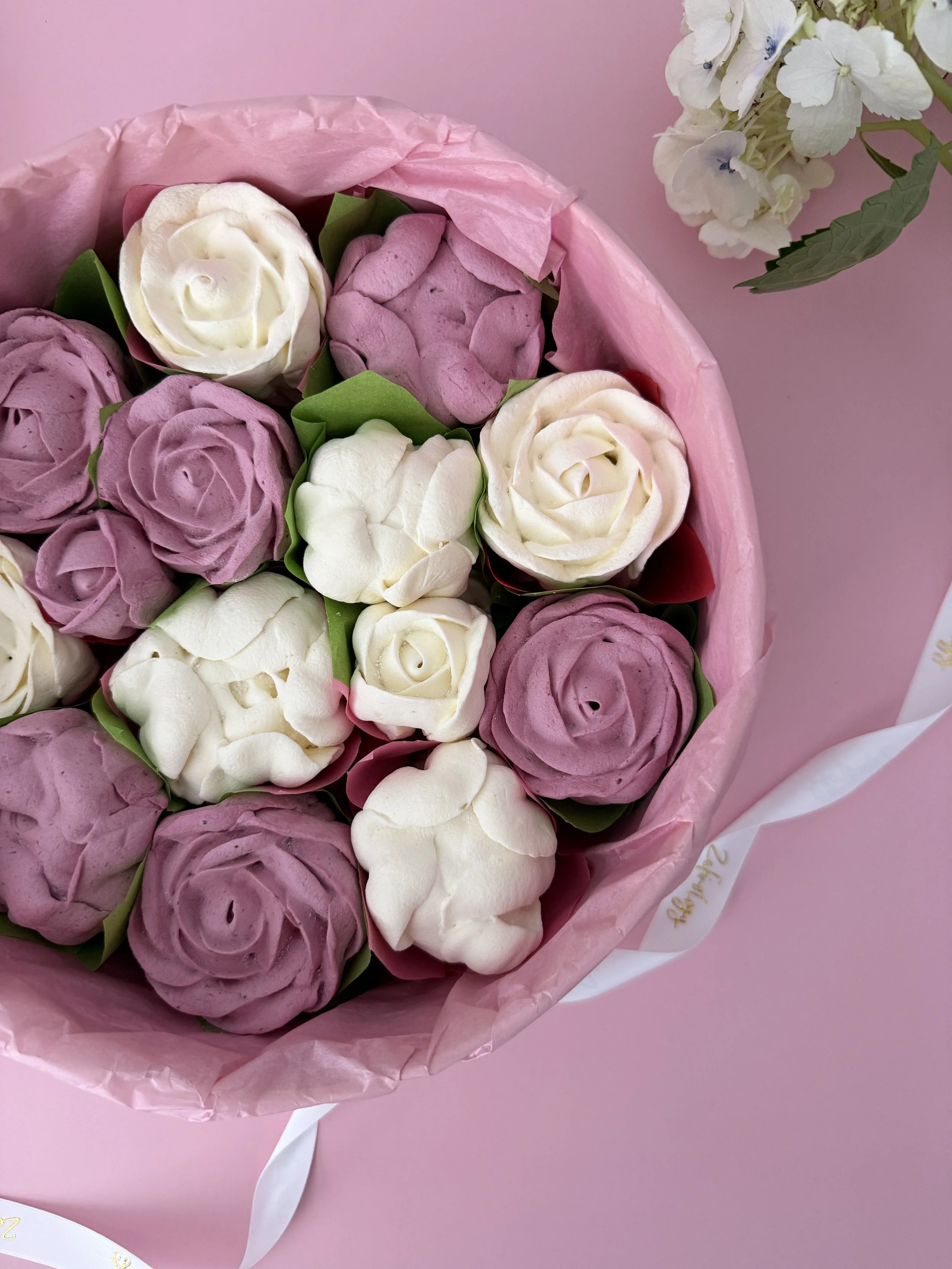 Roses and Peonies Edible Zefir Flowers Gift Box