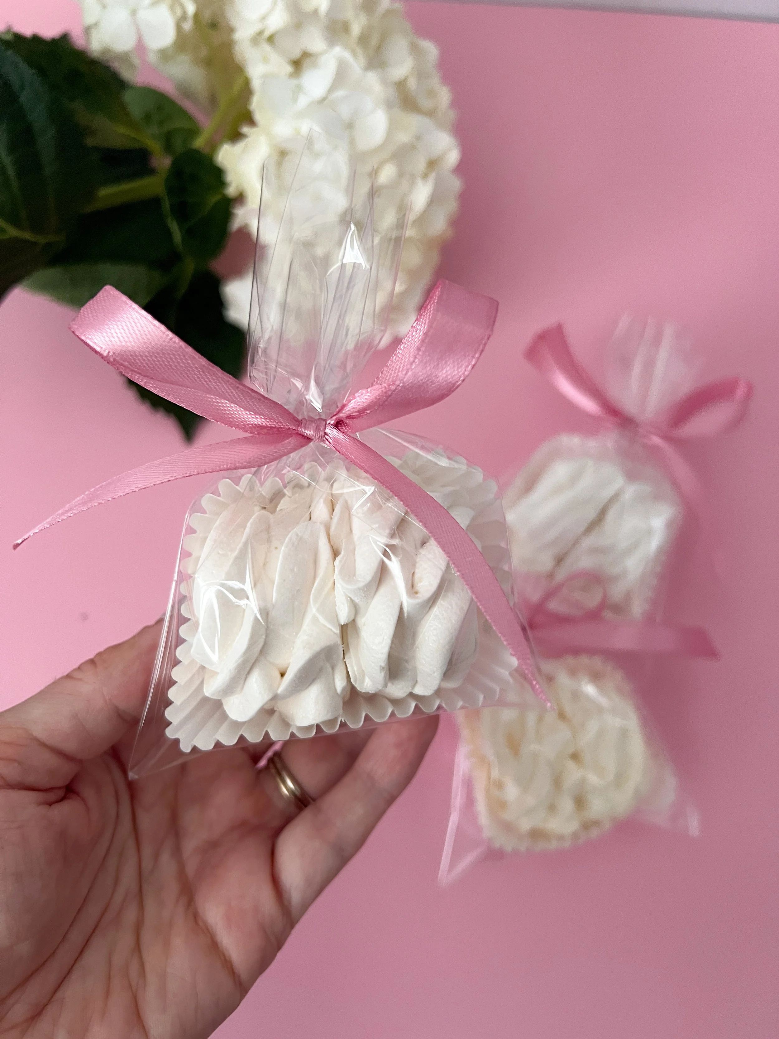 One zefir curl as a party favor.JPG