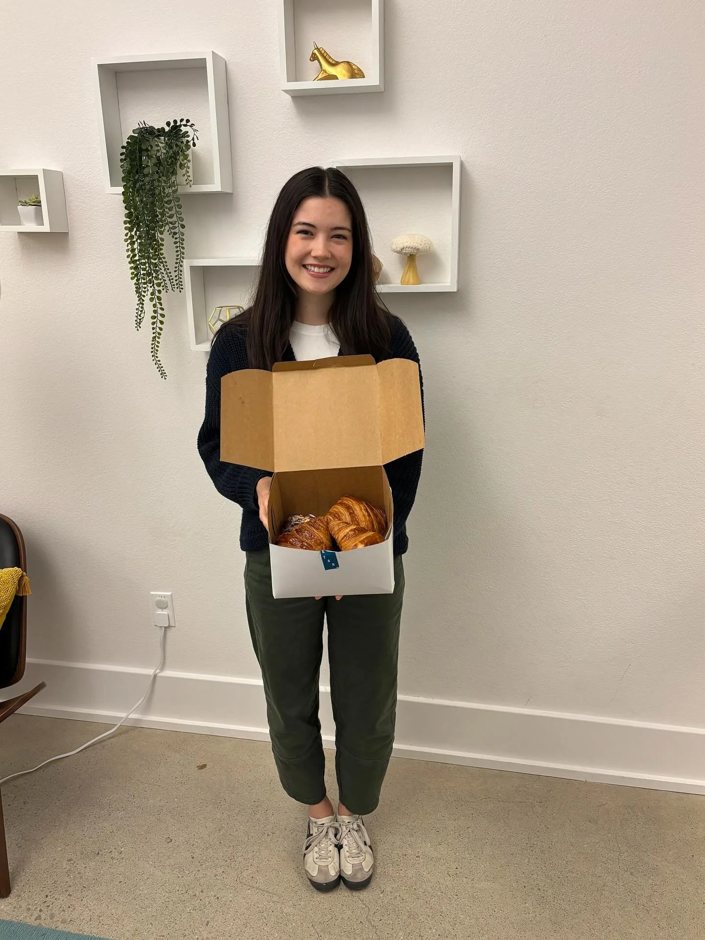 🫶 Today we send all the good vibes to the one and only Mackenzie, who has rocked her summer clinical internship here at Sound and made such an impact on patients. We can&rsquo;t wait to see her continue her superstar SLP journey. Thank you, Mackenzi