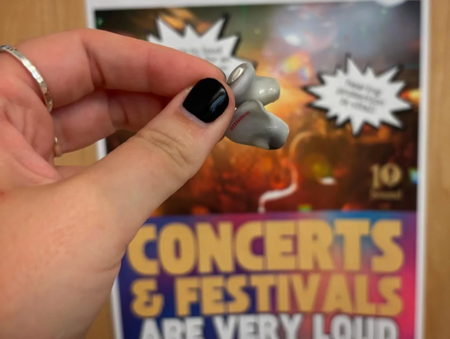 💅🏼 Just a little earplug bling and swag at last week&rsquo;s Earplug Happy Hour. Stay tuned for the next one!

#soundshc #customhearingprotection #audiology
