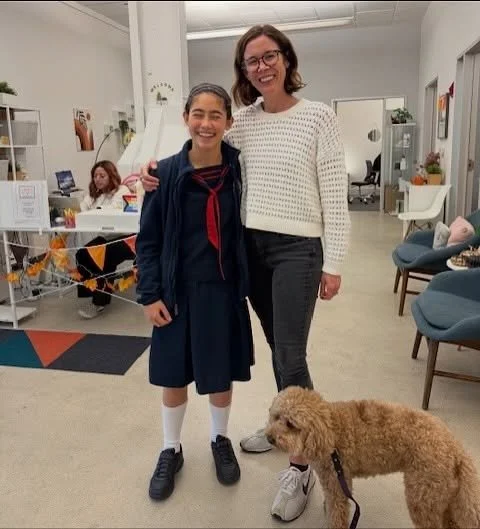 That face when a former patient pops by to say hello 🥰 but they are two feet taller 😮 and they bring a haul for the Toy Drive 🤩 

Thank you, Avery and fam! We miss you and appreciate you so much ❤️