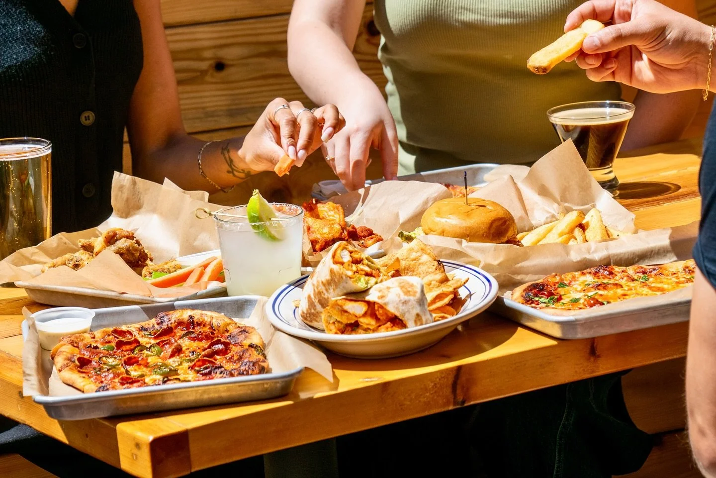 From college football Saturdays to the NFL Sunday Ticket, Milo&rsquo;s is the perfect game day spot to gather and cheer on your favorite teams with the crew!
.
.
.
#dallassports #dallassportsbar #dallaslocal #thingstodoindallas #dallas