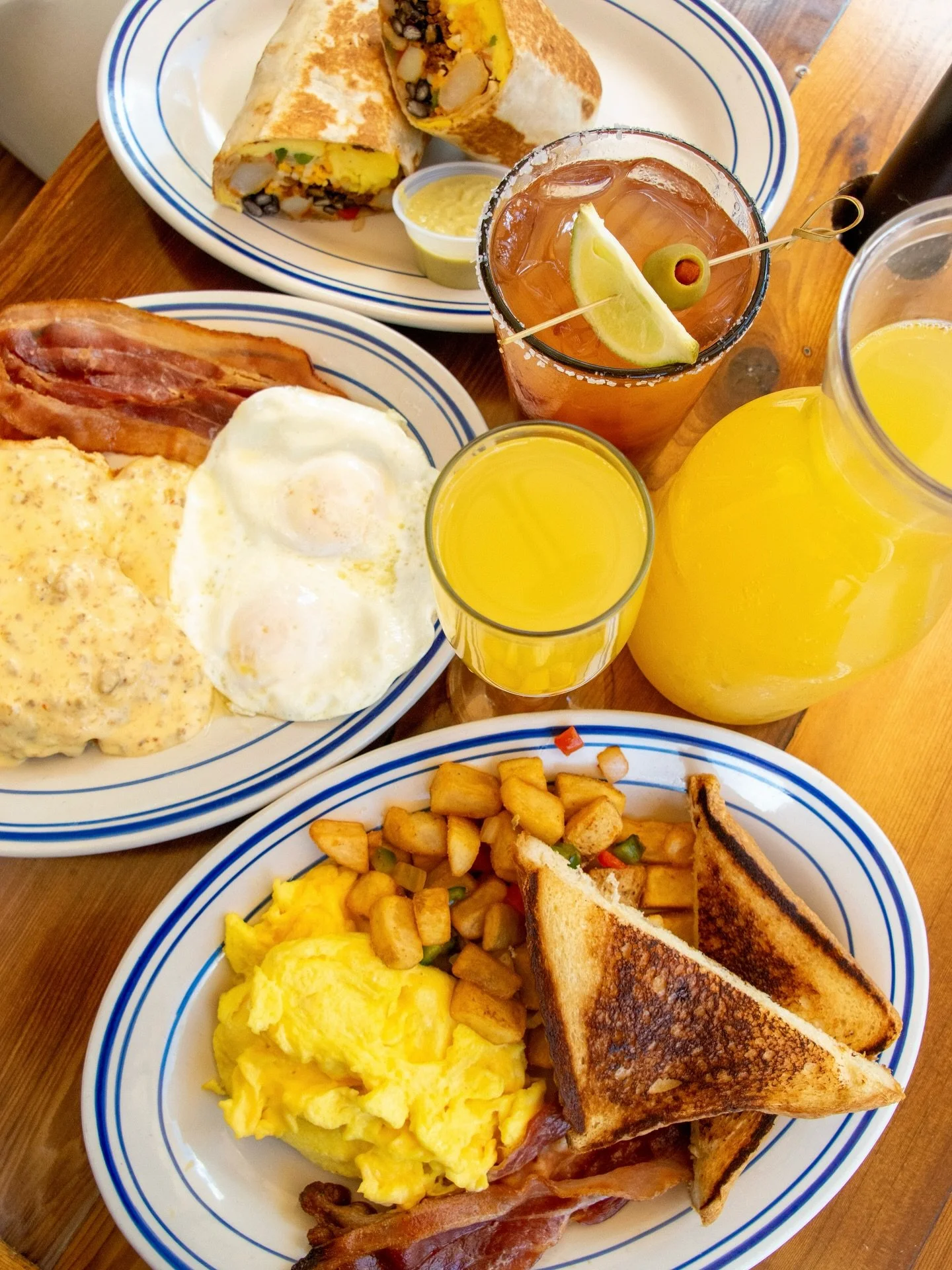 Preparing for a weekend of football and brunch 🏈🍳🍾
.
.
.
#dallasbrunch #dallassportsbar #dallasfootball #dallaslocal