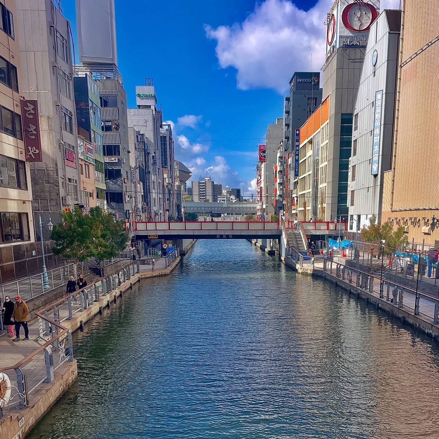 &ldquo;ZA WARUDO!&rdquo; 🌏

TRAVEL LOG: Osaka, Nara, Universal Studios, Japan

With the help of a very dear wandkeeper friend, I had a full itinerary and four full days in Japan to explore. I stayed in a capsule hotel near Dotonbori, where I slept m