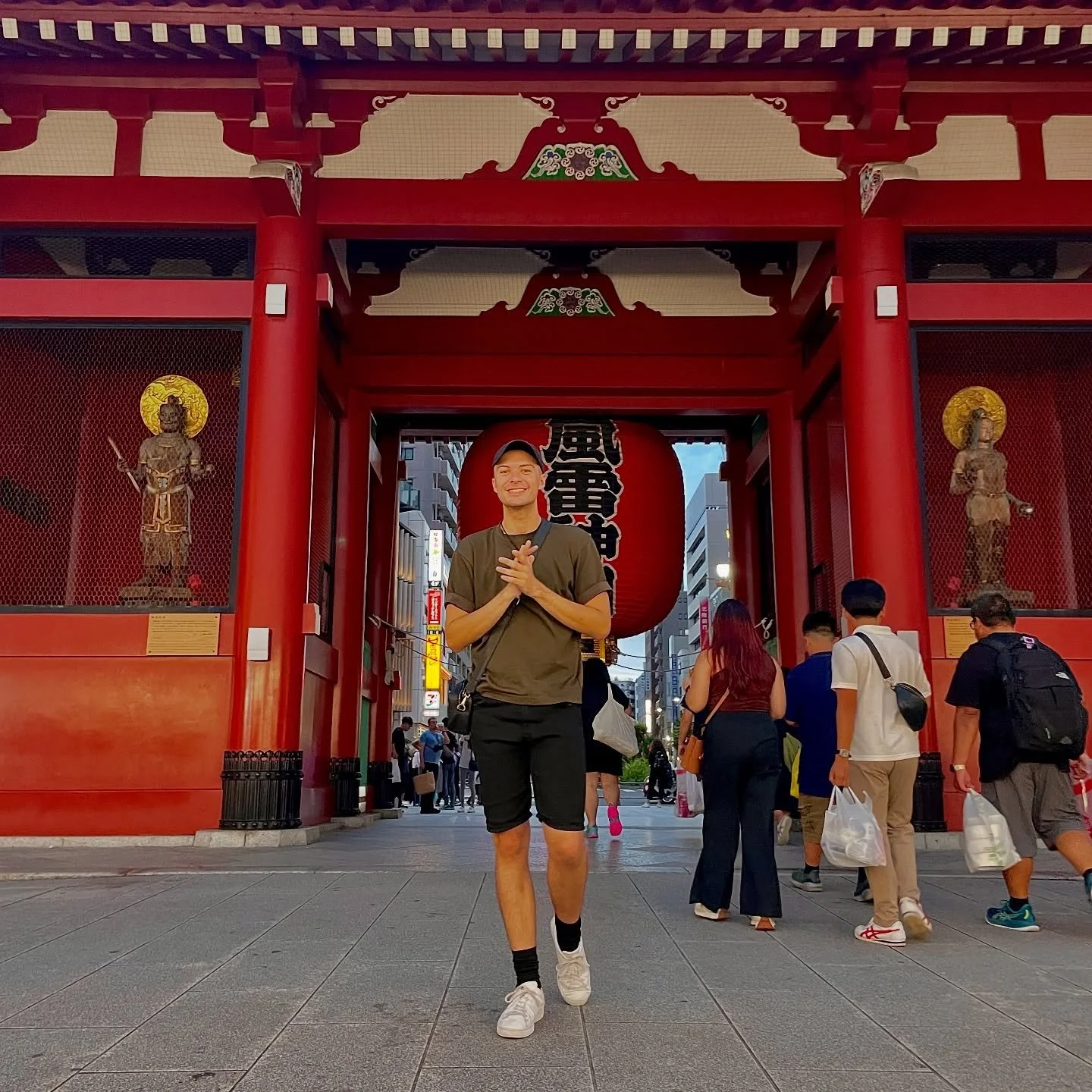 Please observe your surroundings 🏯🌆🍱🍣🗾

TRAVEL LOG: Tokyo &amp; Shibuya, Japan 🇯🇵 

If there&rsquo;s one lovely thing my time in China has given me it&rsquo;s the power to make a plan &amp; leave room for spontaneity. And I&rsquo;m immensely l