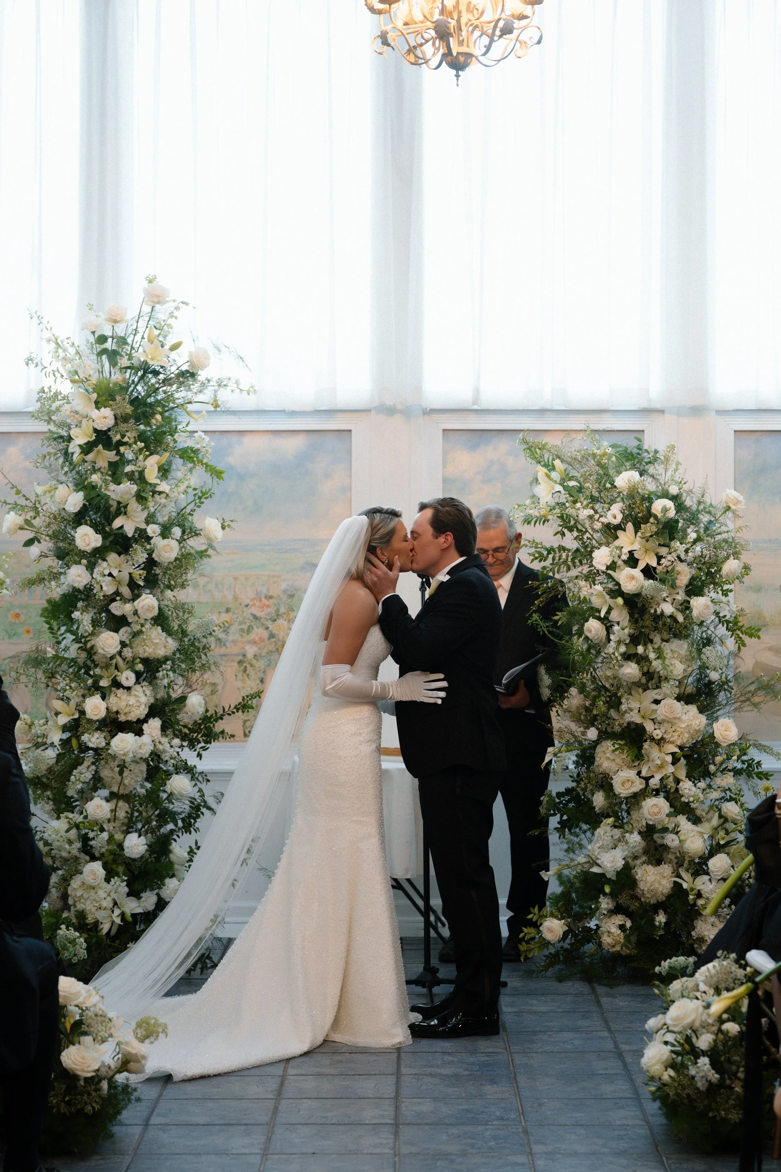 The Flanders Hotel wedding ceremony first kiss
