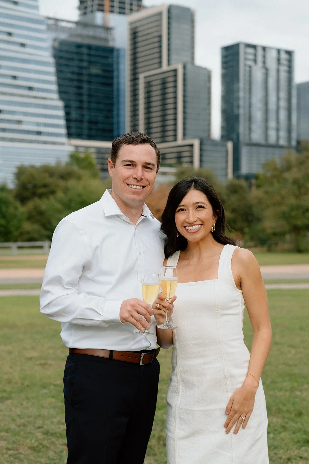 engagement-portrait-champagne.jpg