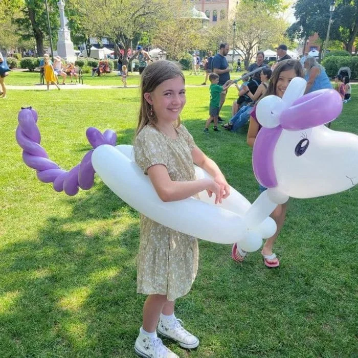 Balloon unicorn sculpture