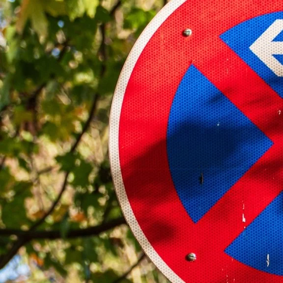 HALTEVERBOTSZONE IN HAMBURG FÜR UMZUG UND FIRMENUMZUG