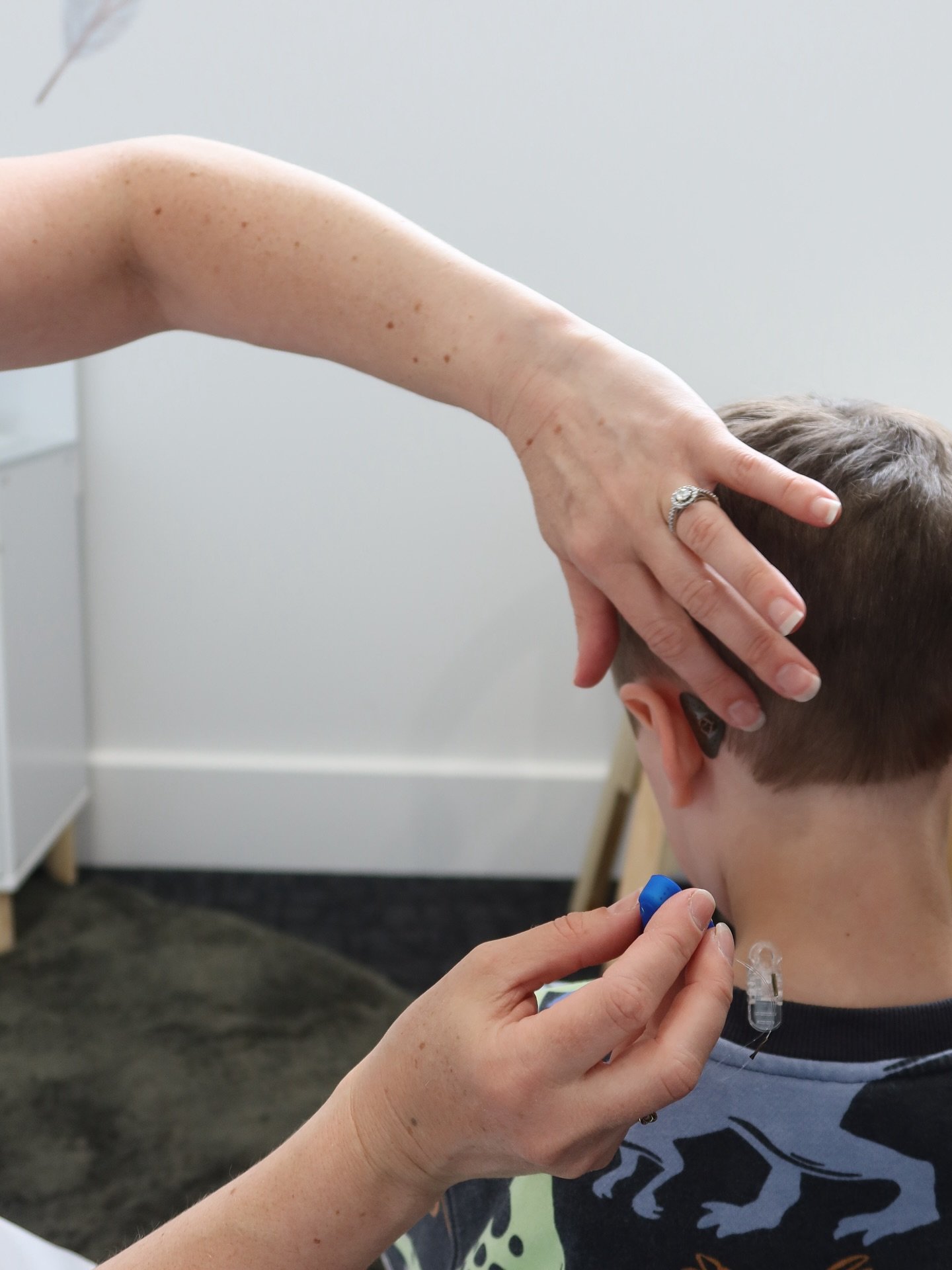 At Lollipop Speech we proudly support and welcome Deaf and Hard of Hearing (HoH) clients! 

Our speech therapy services are tailored to meet each individual&rsquo;s communication needs &mdash; whether that includes spoken language, sign language, AAC