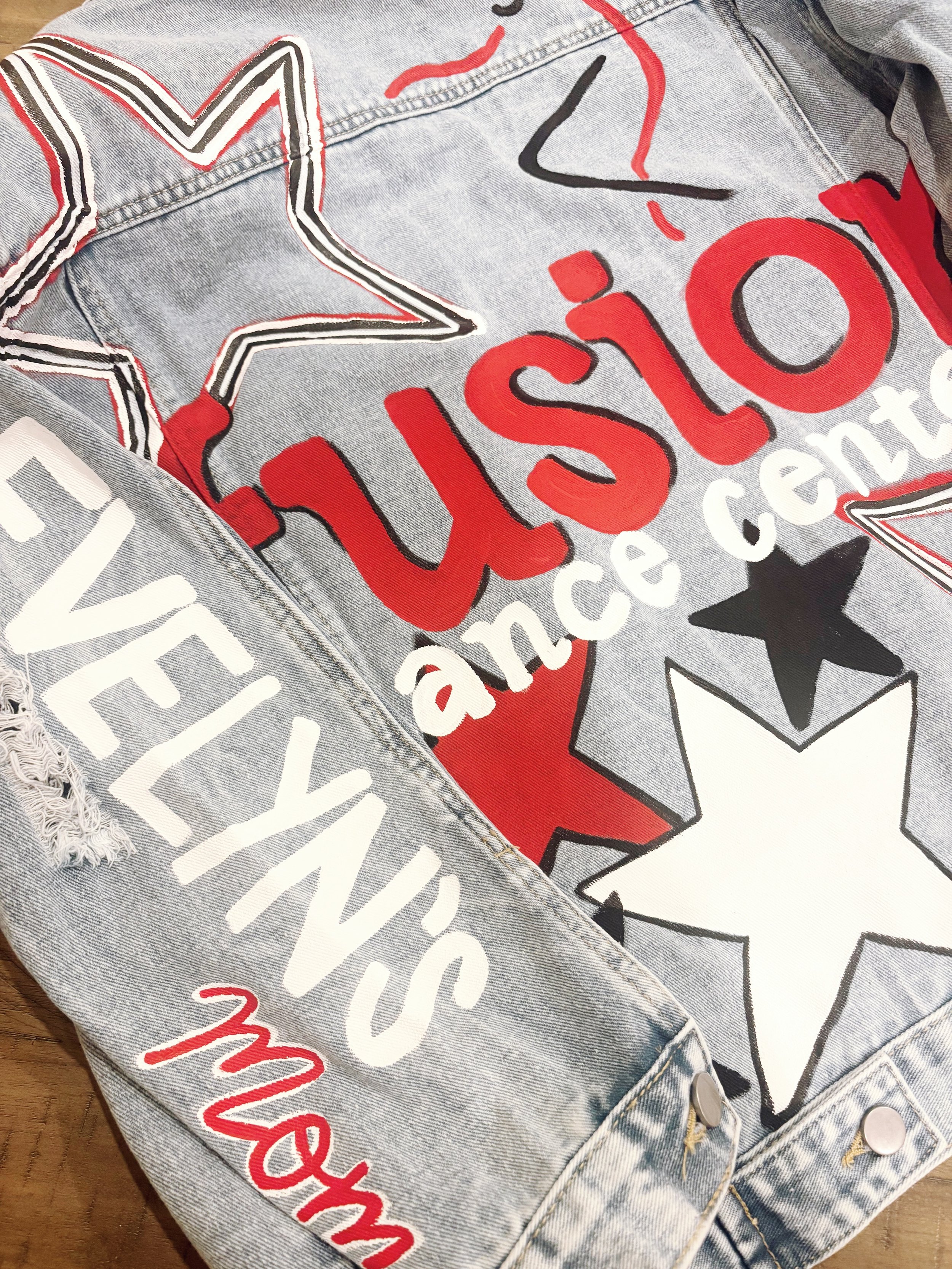 Statement jackets just hit different ❤️&zwj;🔥 
Obsessed with how this custom Fusion Dance Center piece turned out ⭐️🎨
 #CustomDenim #DanceTeam #WearableArt #PaintedJ