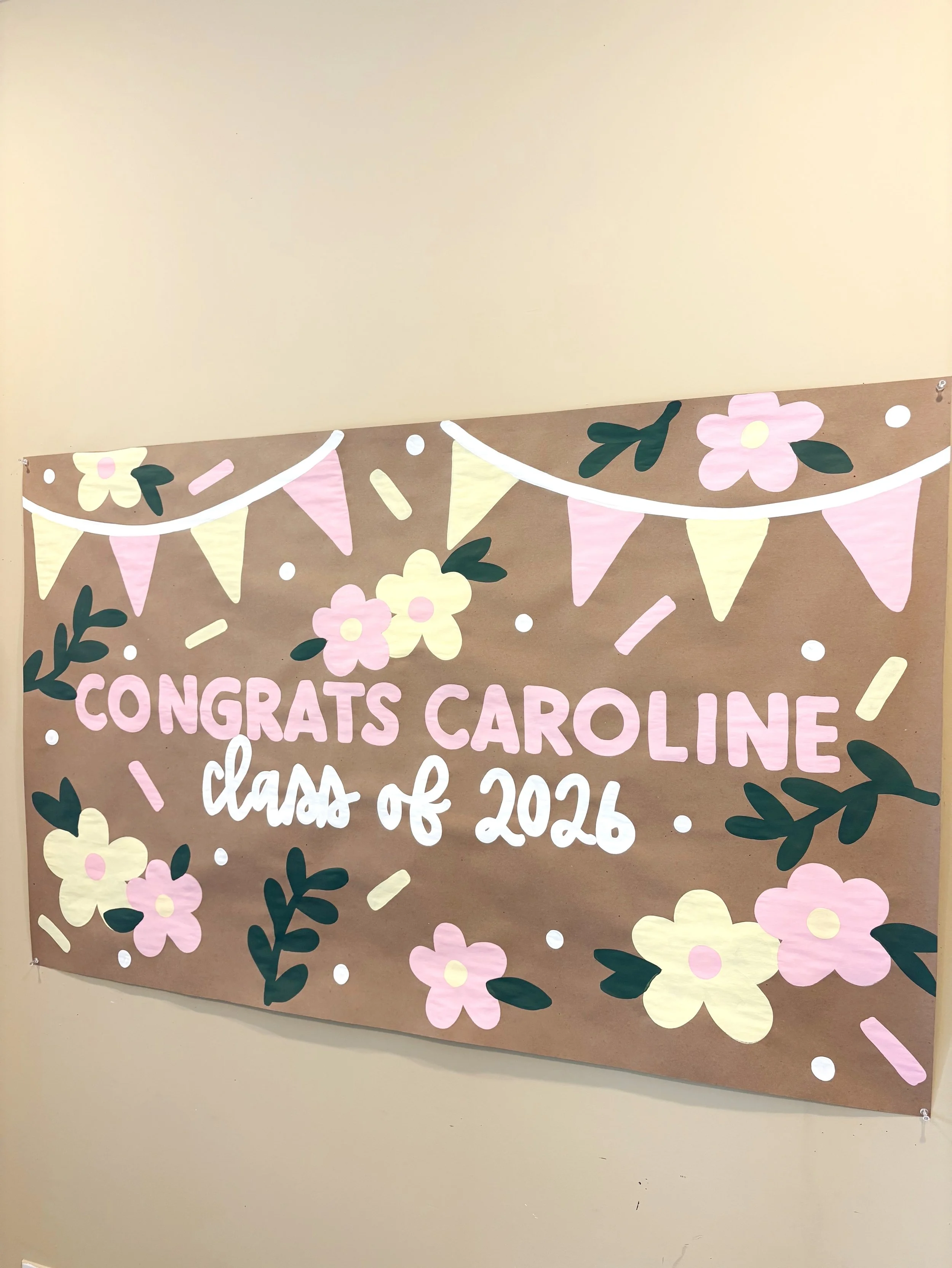 Congrats to @carolinelizabethp !!! Love how this one turned out🌸💛🎓 #bannerpainting #paintedbanner #gradbanner #gradparty #graduationpartydecor